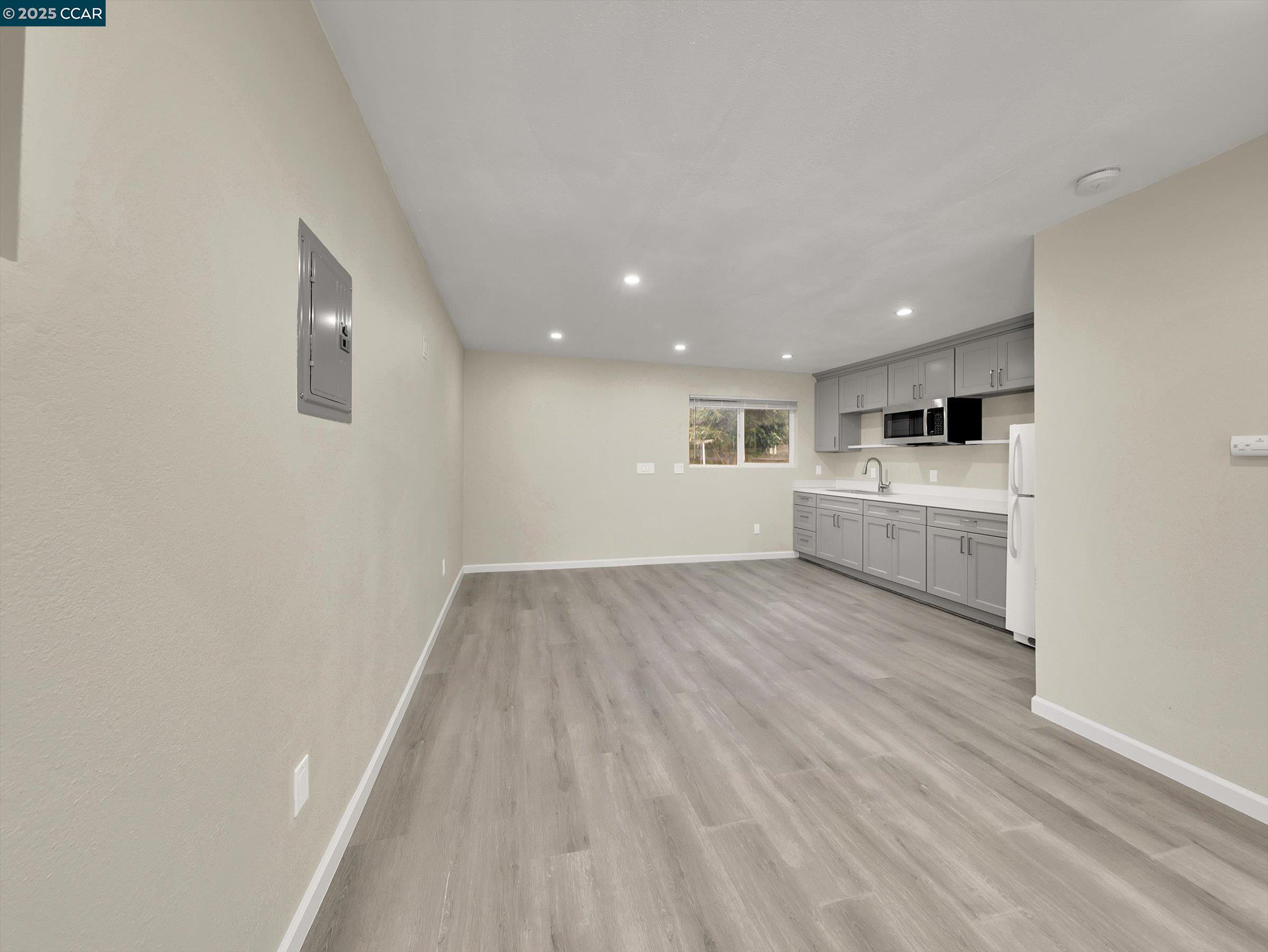 Detail Gallery Image 43 of 55 For 3811 Shasta Cir, Pittsburg,  CA 94565 - 3 Beds | 2 Baths