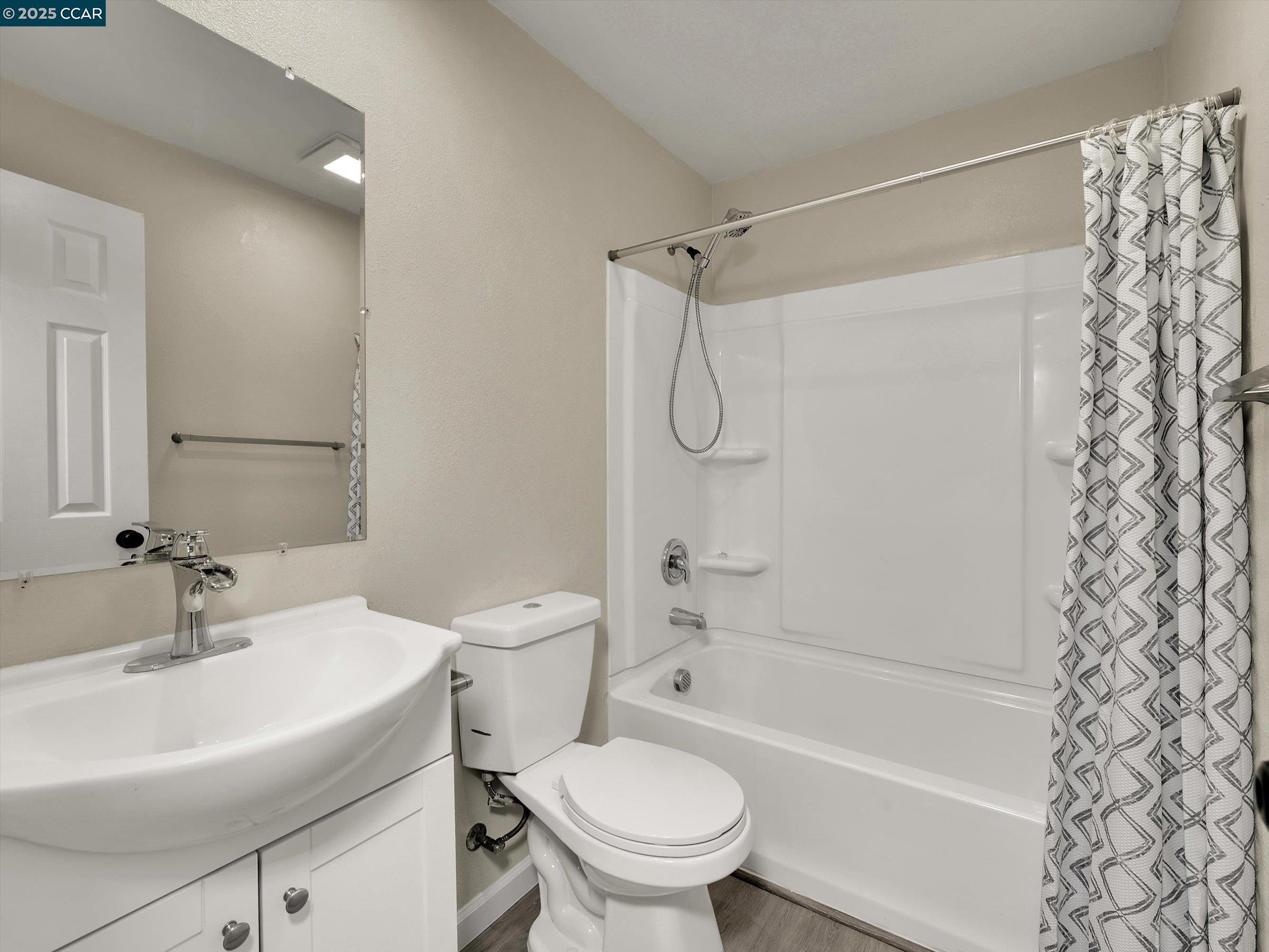 Detail Gallery Image 46 of 55 For 3811 Shasta Cir, Pittsburg,  CA 94565 - 3 Beds | 2 Baths
