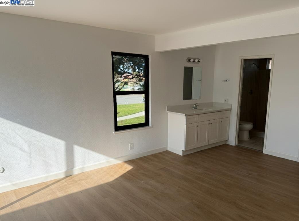 Detail Gallery Image 3 of 7 For 36500 Alder Ct, Fremont,  CA 94536 - 5 Beds | 4/1 Baths