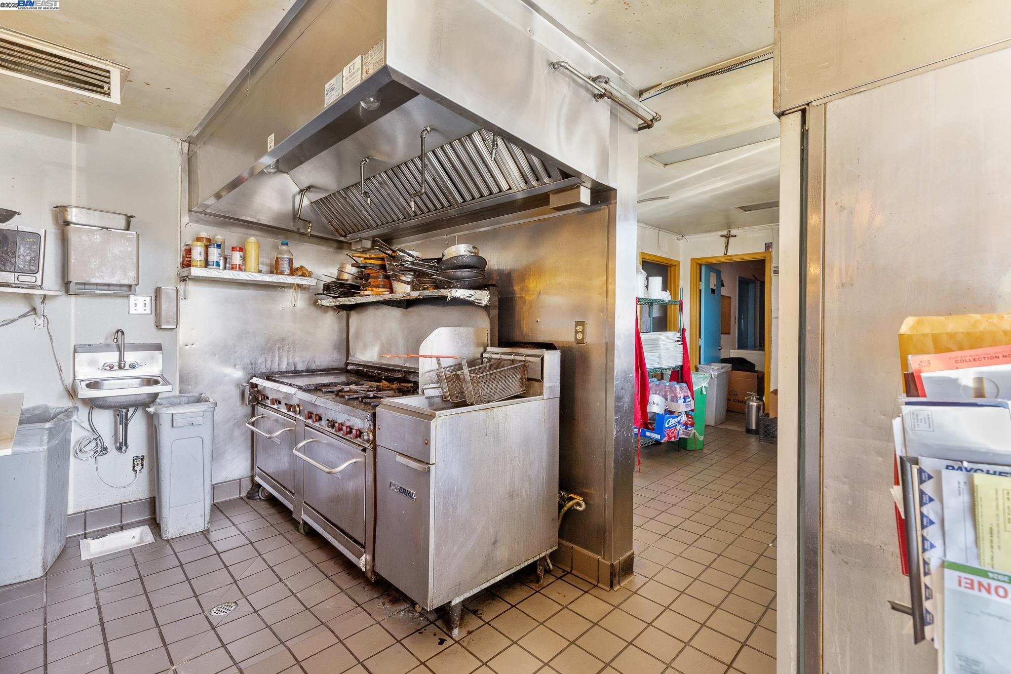 Detail Gallery Image 16 of 32 For 3829 Foothill Blvd, Oakland,  CA 94601 - – Beds | – Baths