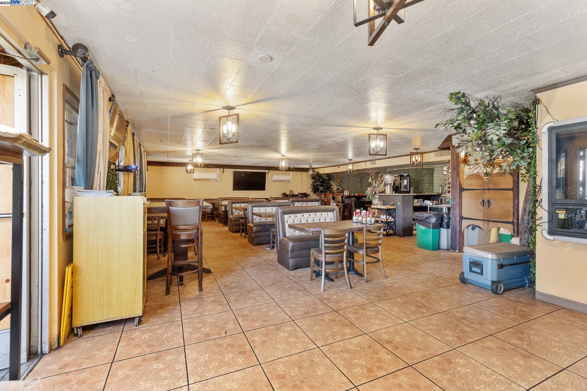 Detail Gallery Image 23 of 32 For 3829 Foothill Blvd, Oakland,  CA 94601 - – Beds | – Baths