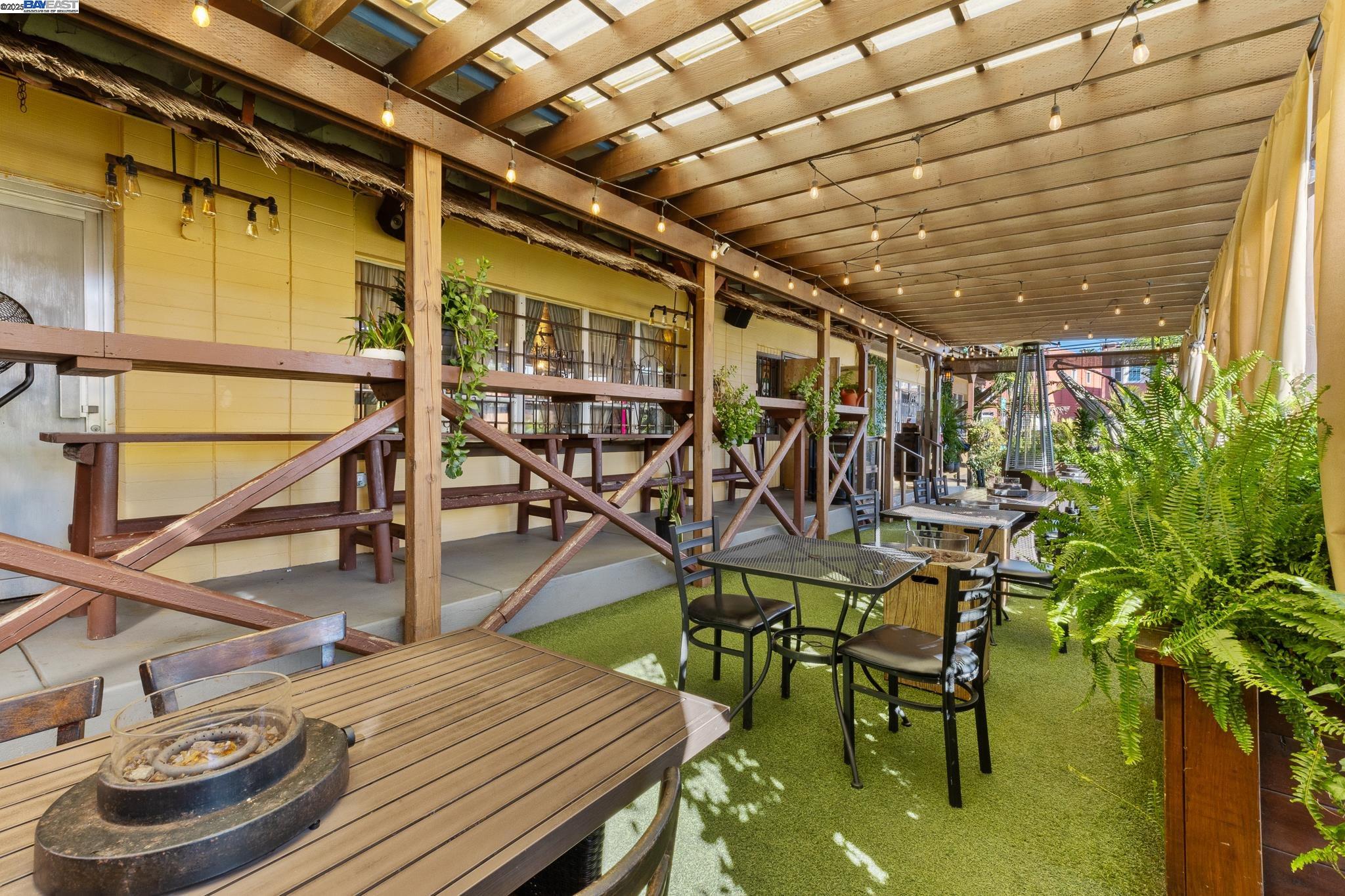 Detail Gallery Image 27 of 32 For 3829 Foothill Blvd, Oakland,  CA 94601 - – Beds | – Baths