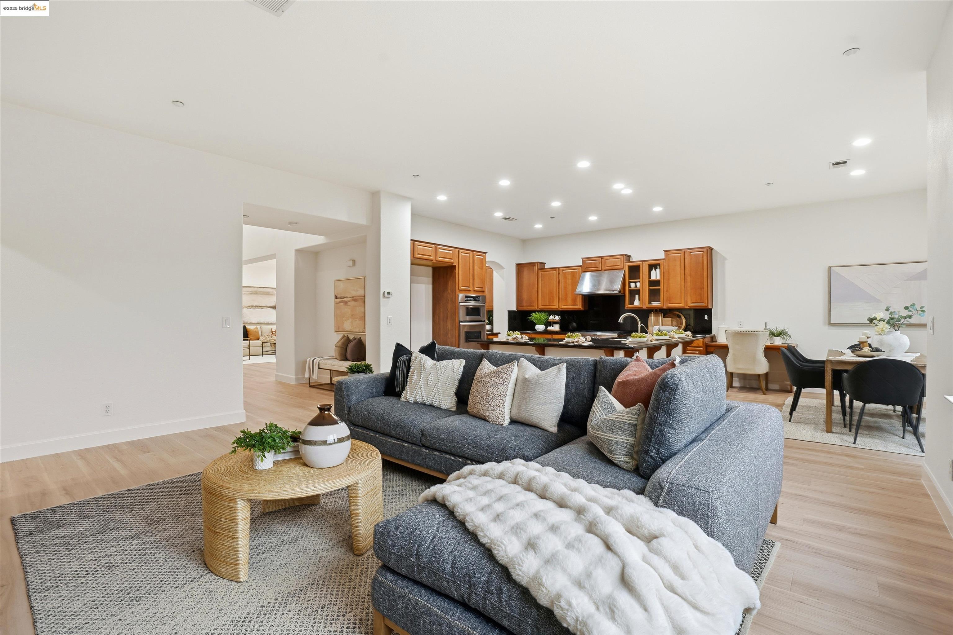 Detail Gallery Image 10 of 44 For 2910 Mesa Oak Ct, Brentwood,  CA 94513 - 5 Beds | 3 Baths