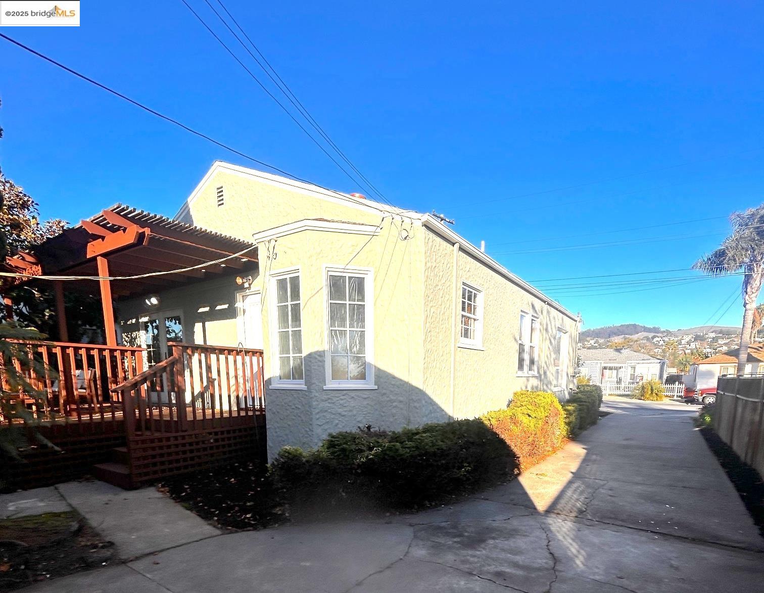 Detail Gallery Image 14 of 35 For 869 Lassen St, Richmond,  CA 94805 - 3 Beds | 2 Baths