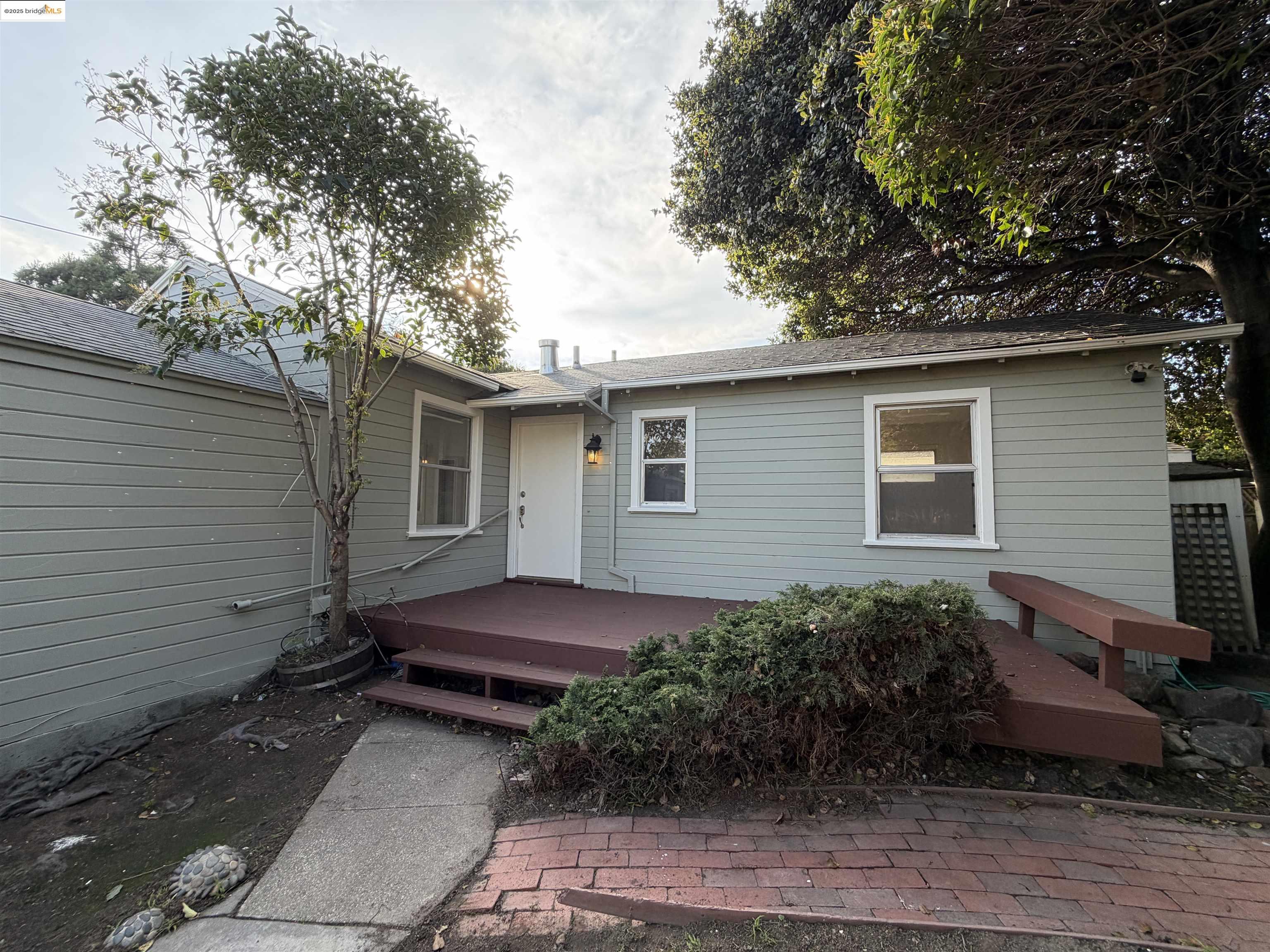 Detail Gallery Image 16 of 38 For 869 Lassen St, Richmond,  CA 94805 - 3 Beds | 2 Baths