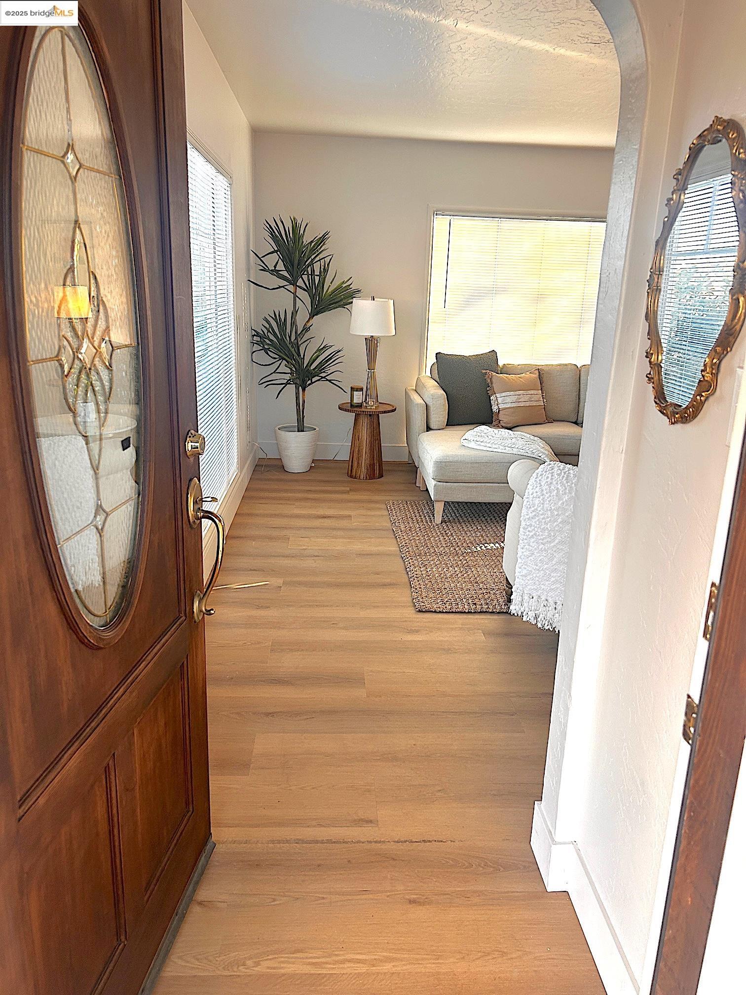 Detail Gallery Image 3 of 38 For 869 Lassen St, Richmond,  CA 94805 - 3 Beds | 2 Baths