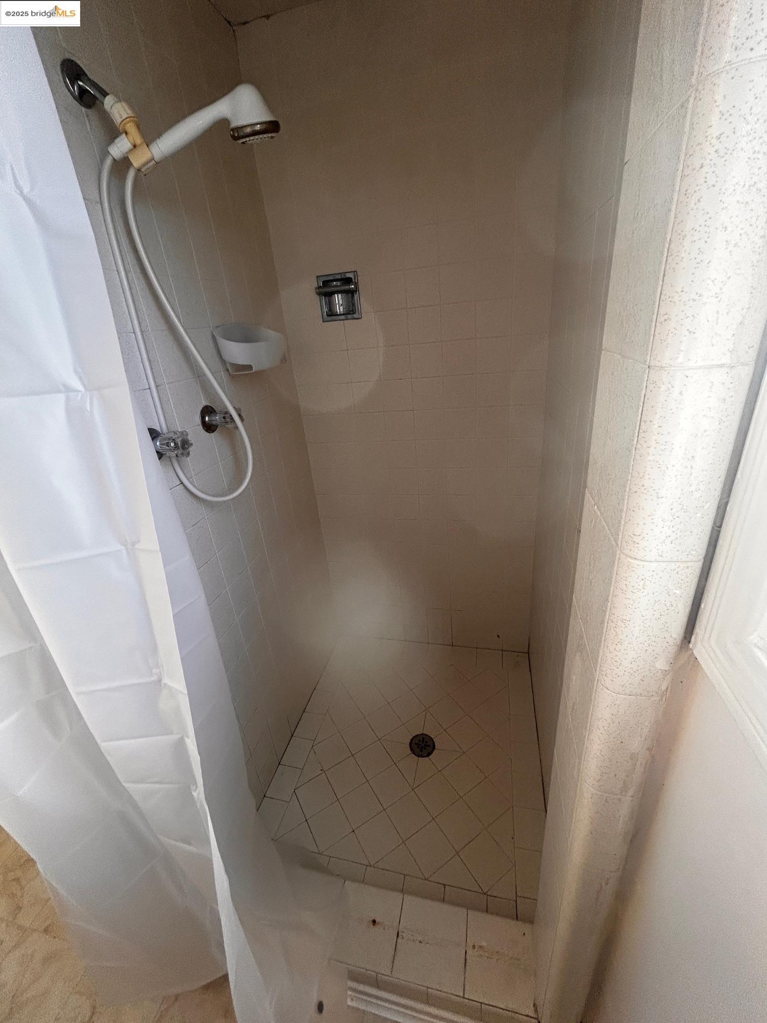 Detail Gallery Image 26 of 38 For 869 Lassen St, Richmond,  CA 94805 - 3 Beds | 2 Baths