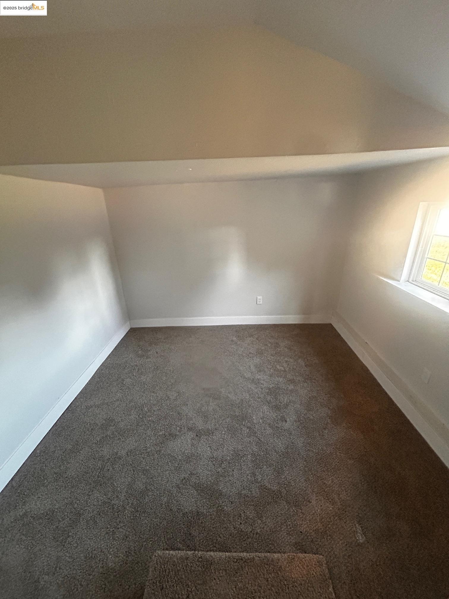 Detail Gallery Image 27 of 38 For 869 Lassen St, Richmond,  CA 94805 - 3 Beds | 2 Baths