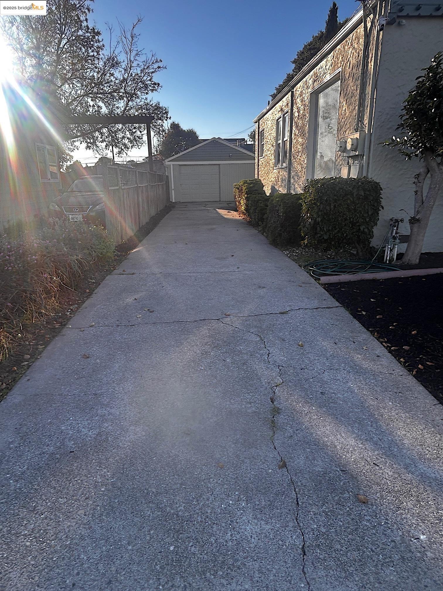 Detail Gallery Image 10 of 35 For 869 Lassen St, Richmond,  CA 94805 - 3 Beds | 2 Baths