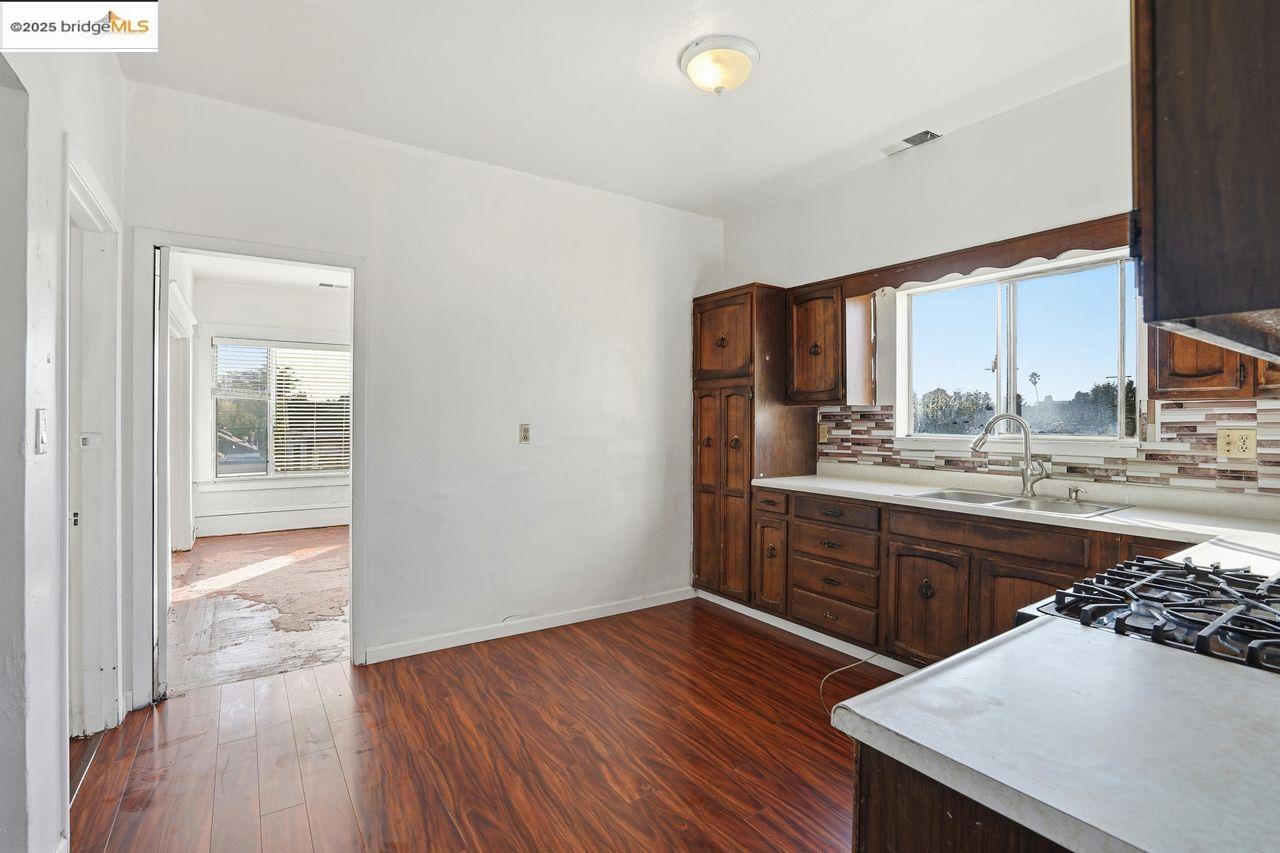 Detail Gallery Image 21 of 57 For 1068 Aileen St, Oakland,  CA 94608 - – Beds | – Baths