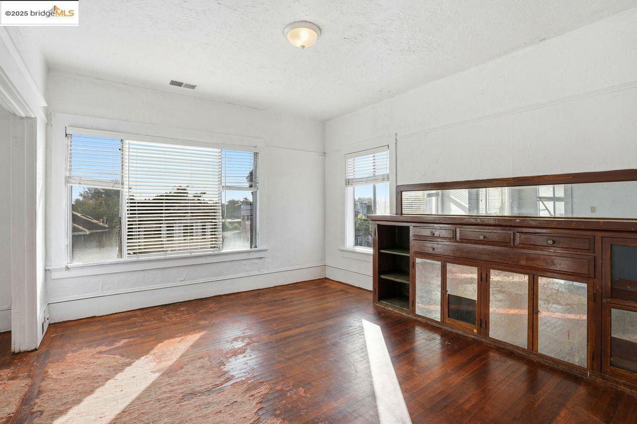 Detail Gallery Image 29 of 57 For 1068 Aileen St, Oakland,  CA 94608 - – Beds | – Baths