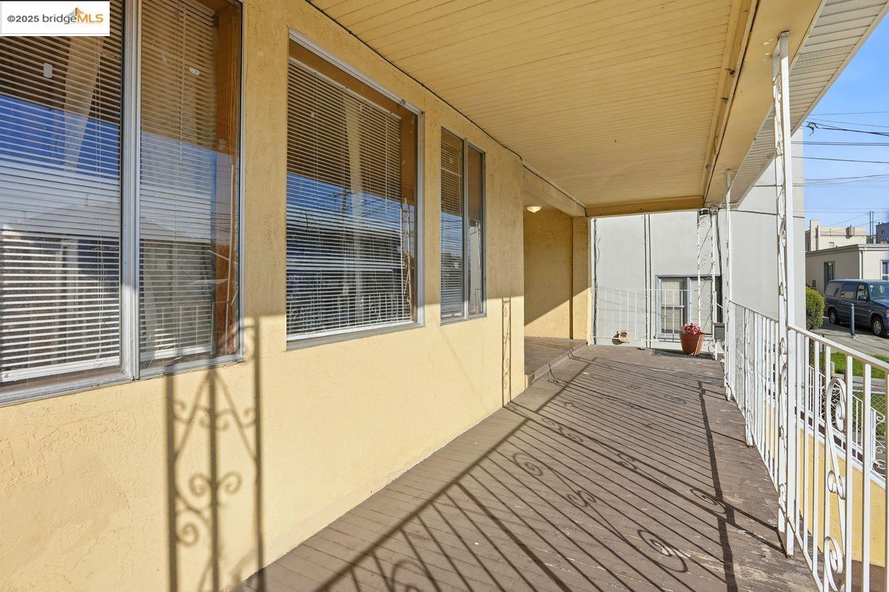 Detail Gallery Image 5 of 57 For 1068 Aileen St, Oakland,  CA 94608 - – Beds | – Baths