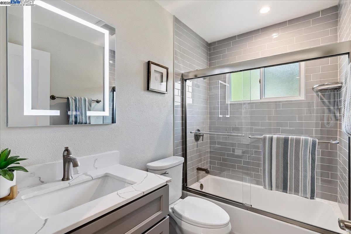 Detail Gallery Image 5 of 25 For 1154 Tilson Dr, Concord,  CA 94520-4215 - 3 Beds | 1 Baths