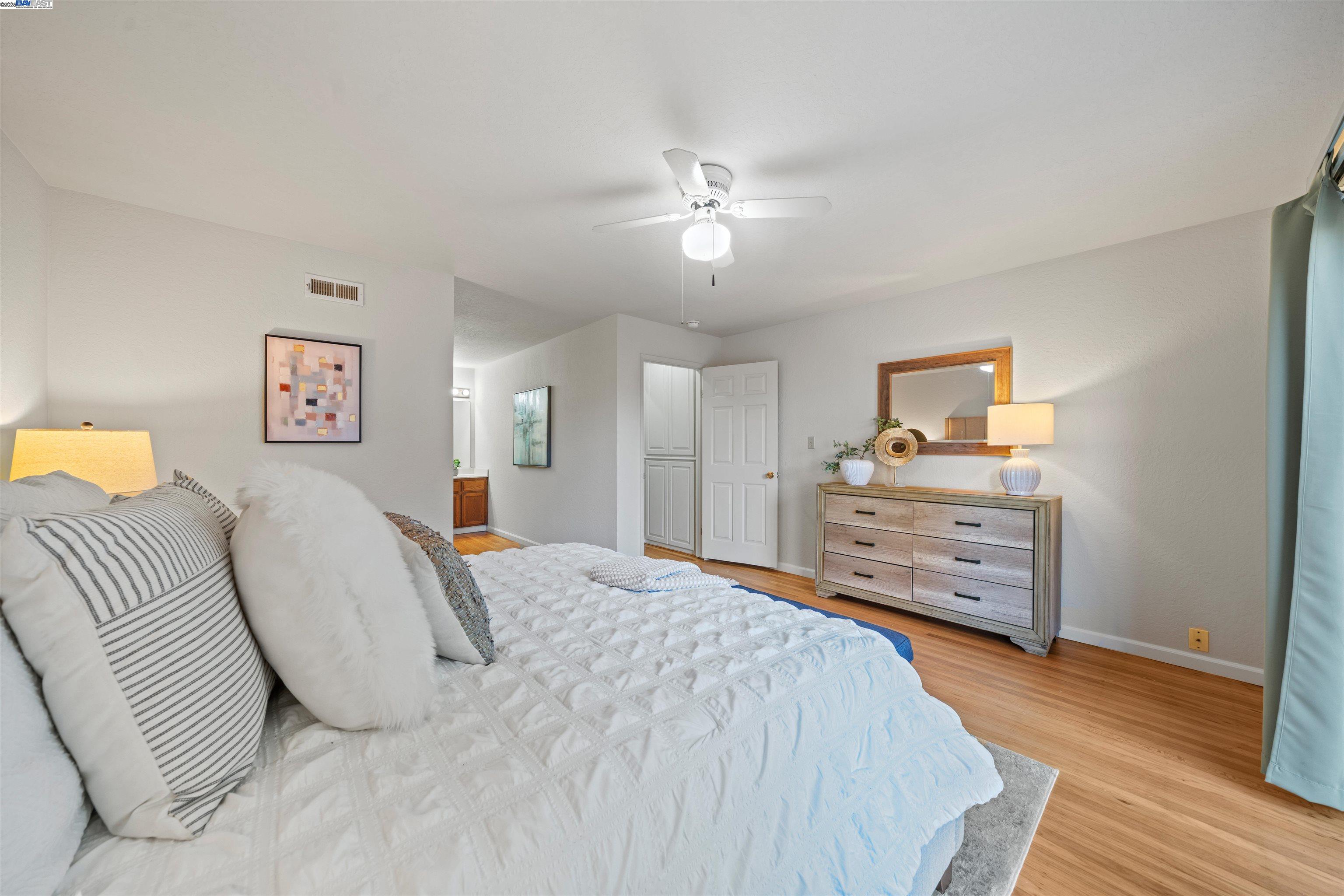 Detail Gallery Image 16 of 48 For 3393 Sutton Loop, Fremont,  CA 94536 - 4 Beds | 3 Baths