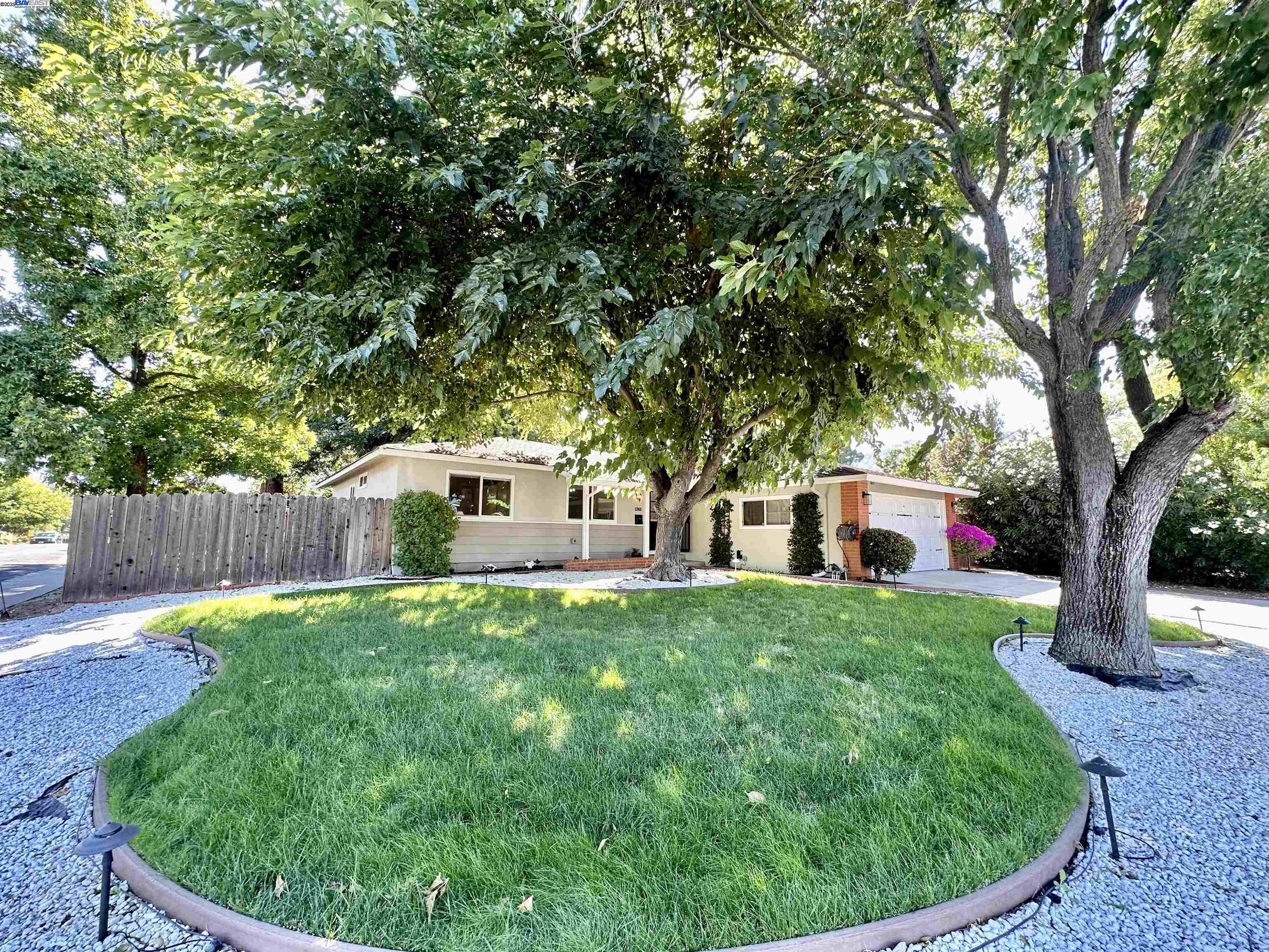 Detail Gallery Image 2 of 42 For 1243 Missouri Dr, Concord,  CA 94521 - 4 Beds | 2 Baths