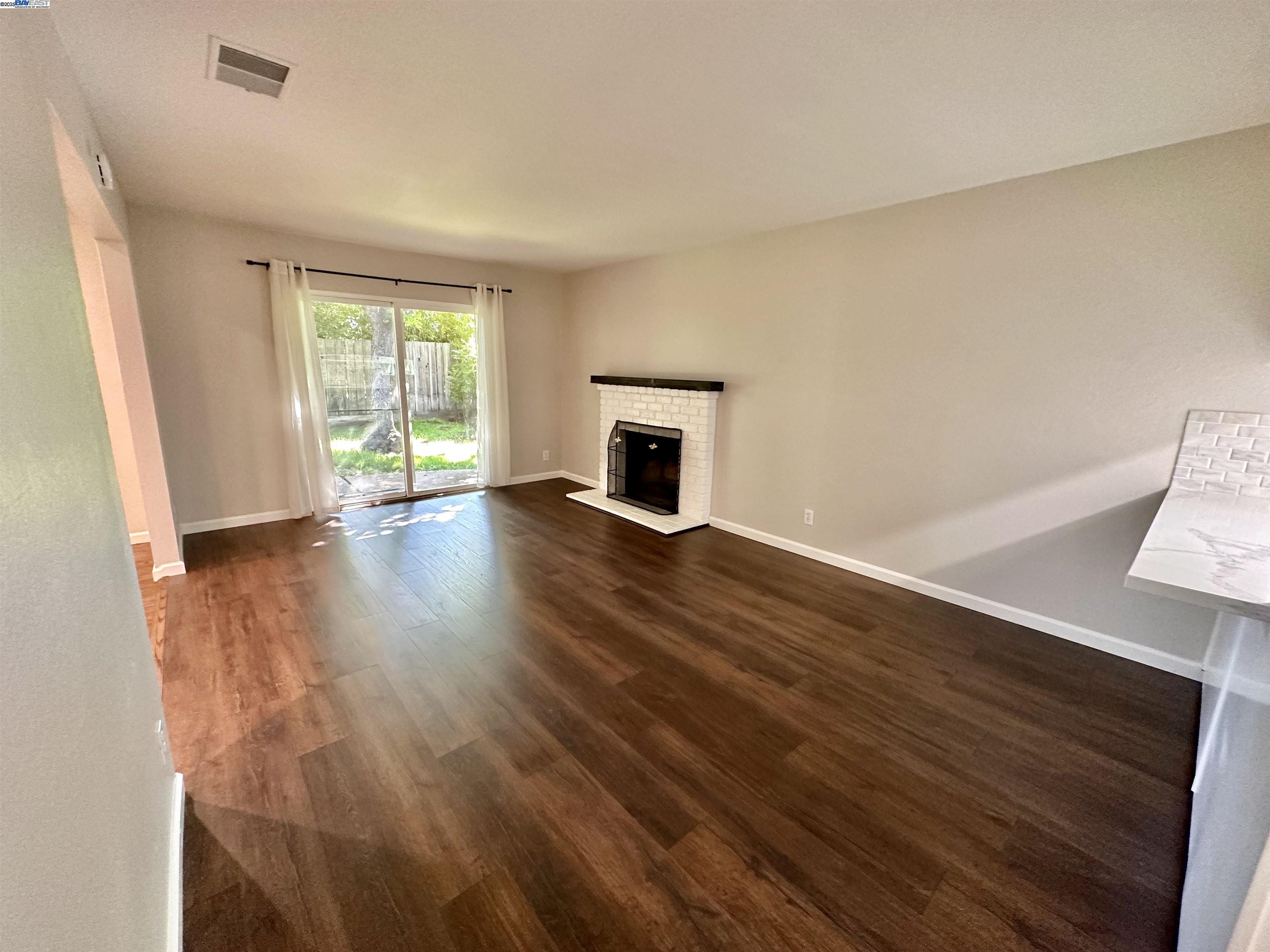 Detail Gallery Image 13 of 42 For 1243 Missouri Dr, Concord,  CA 94521 - 4 Beds | 2 Baths