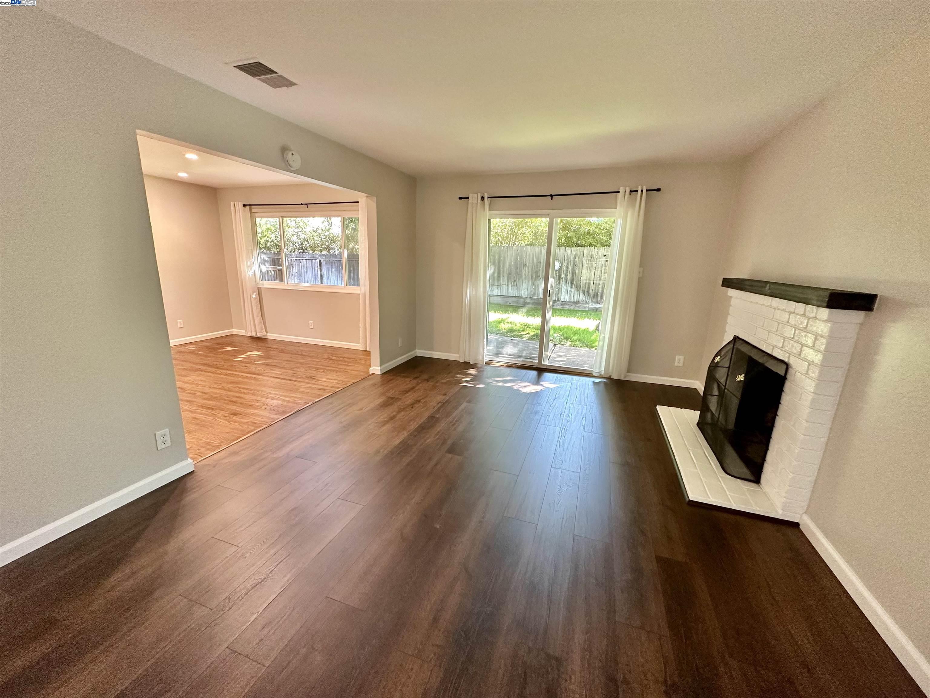 Detail Gallery Image 14 of 42 For 1243 Missouri Dr, Concord,  CA 94521 - 4 Beds | 2 Baths