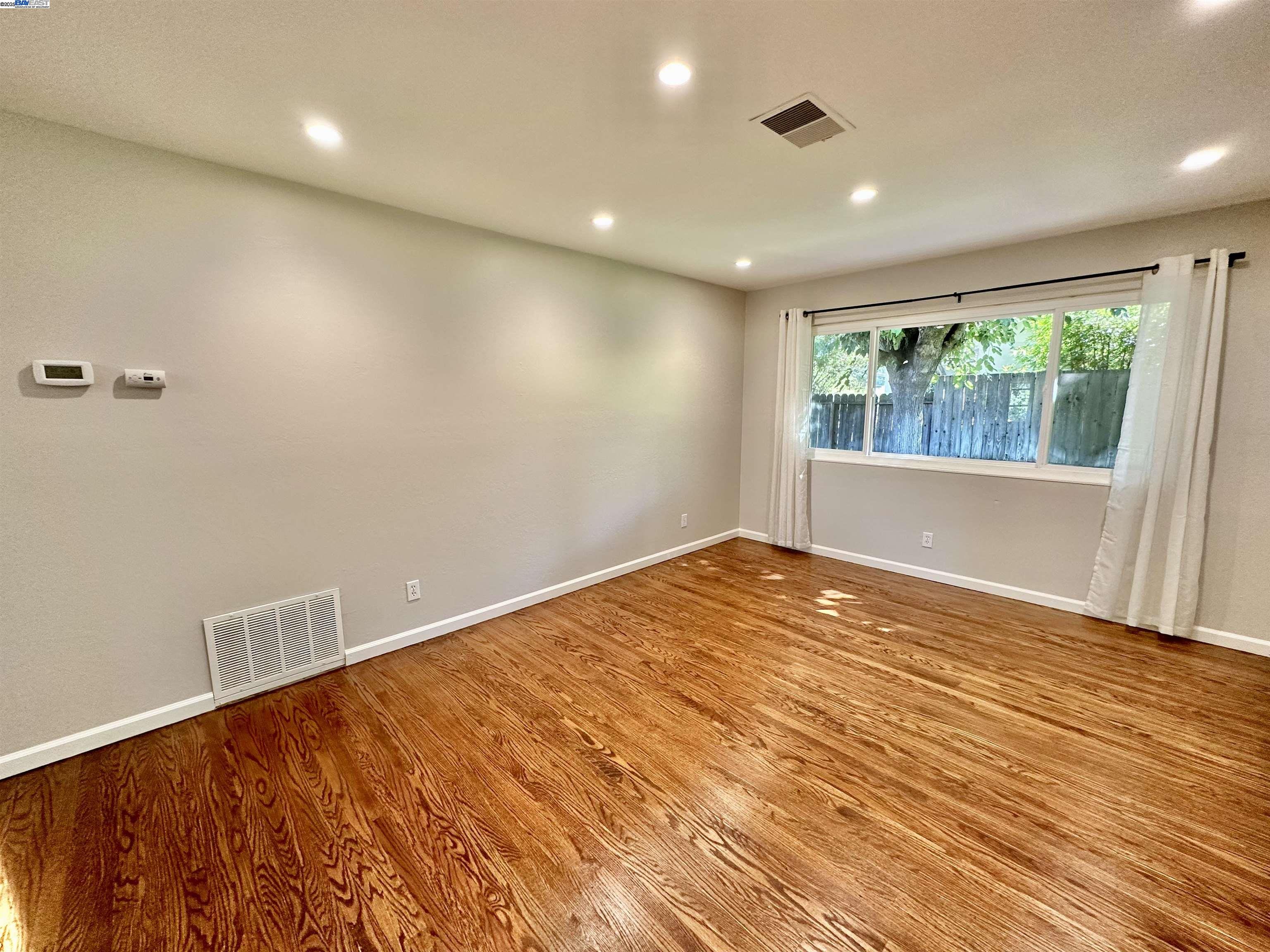 Detail Gallery Image 18 of 42 For 1243 Missouri Dr, Concord,  CA 94521 - 4 Beds | 2 Baths