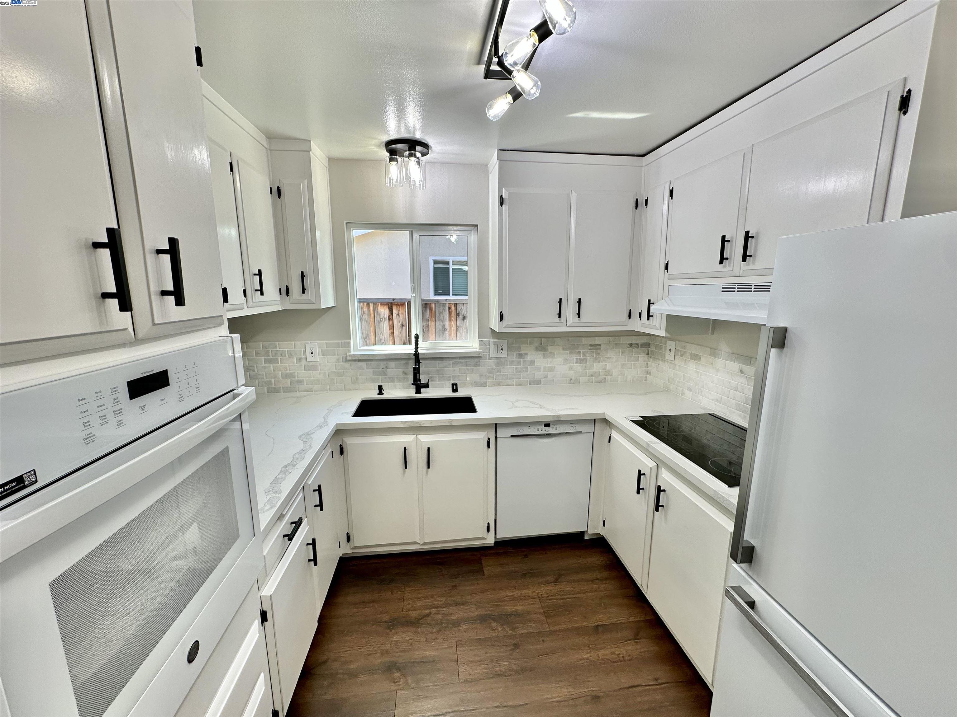 Detail Gallery Image 9 of 42 For 1243 Missouri Dr, Concord,  CA 94521 - 4 Beds | 2 Baths