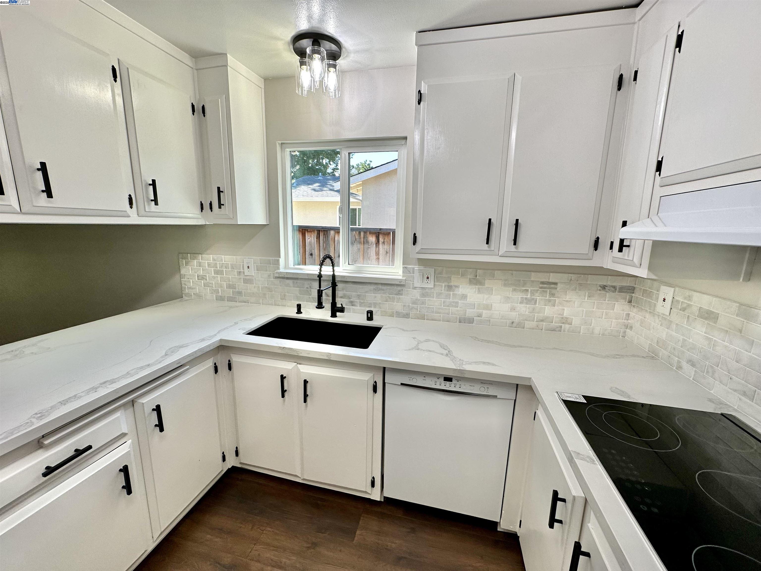 Detail Gallery Image 10 of 42 For 1243 Missouri Dr, Concord,  CA 94521 - 4 Beds | 2 Baths