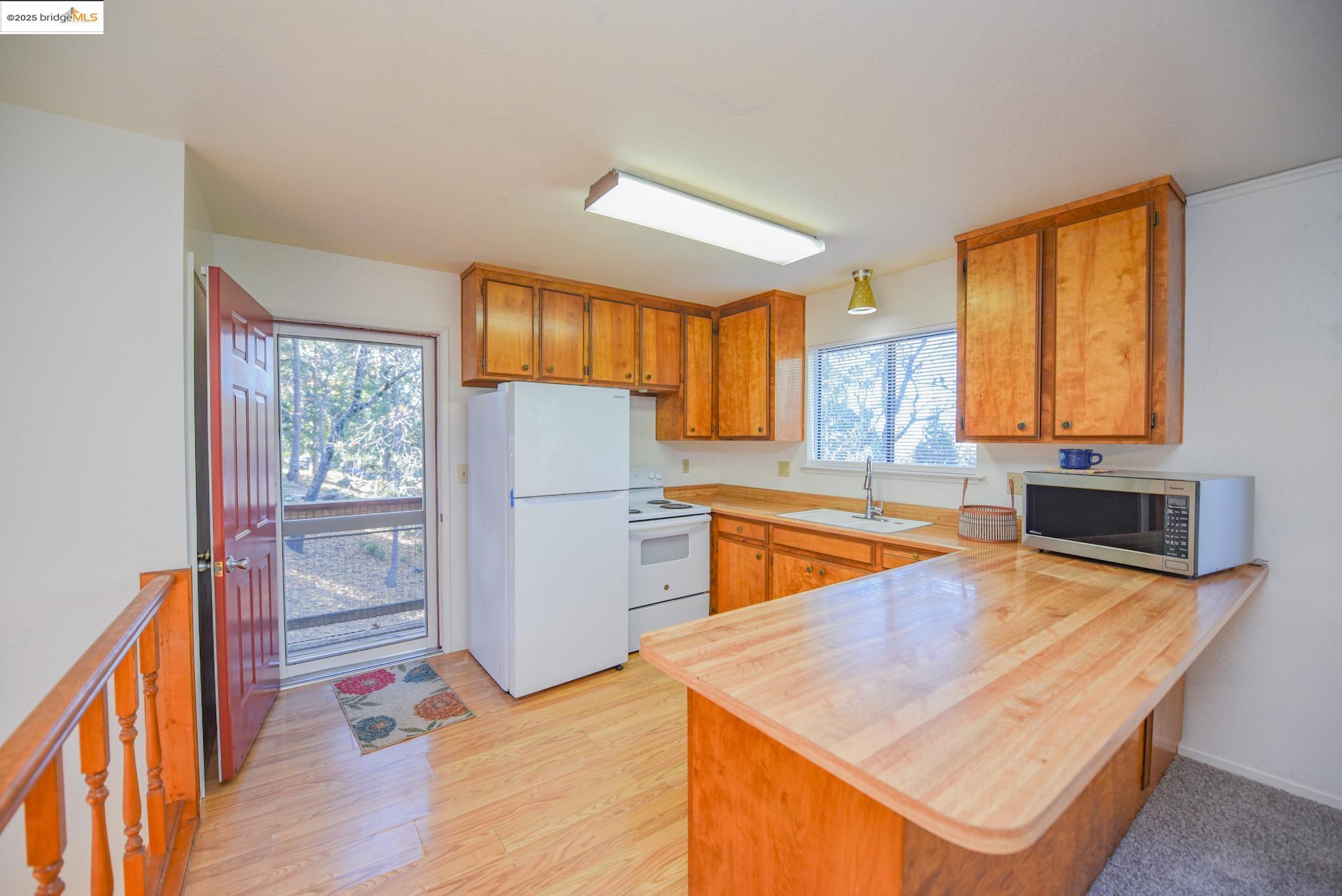 Detail Gallery Image 4 of 34 For 16460 Caddo Cir, Sonora,  CA 95370 - 3 Beds | 2 Baths