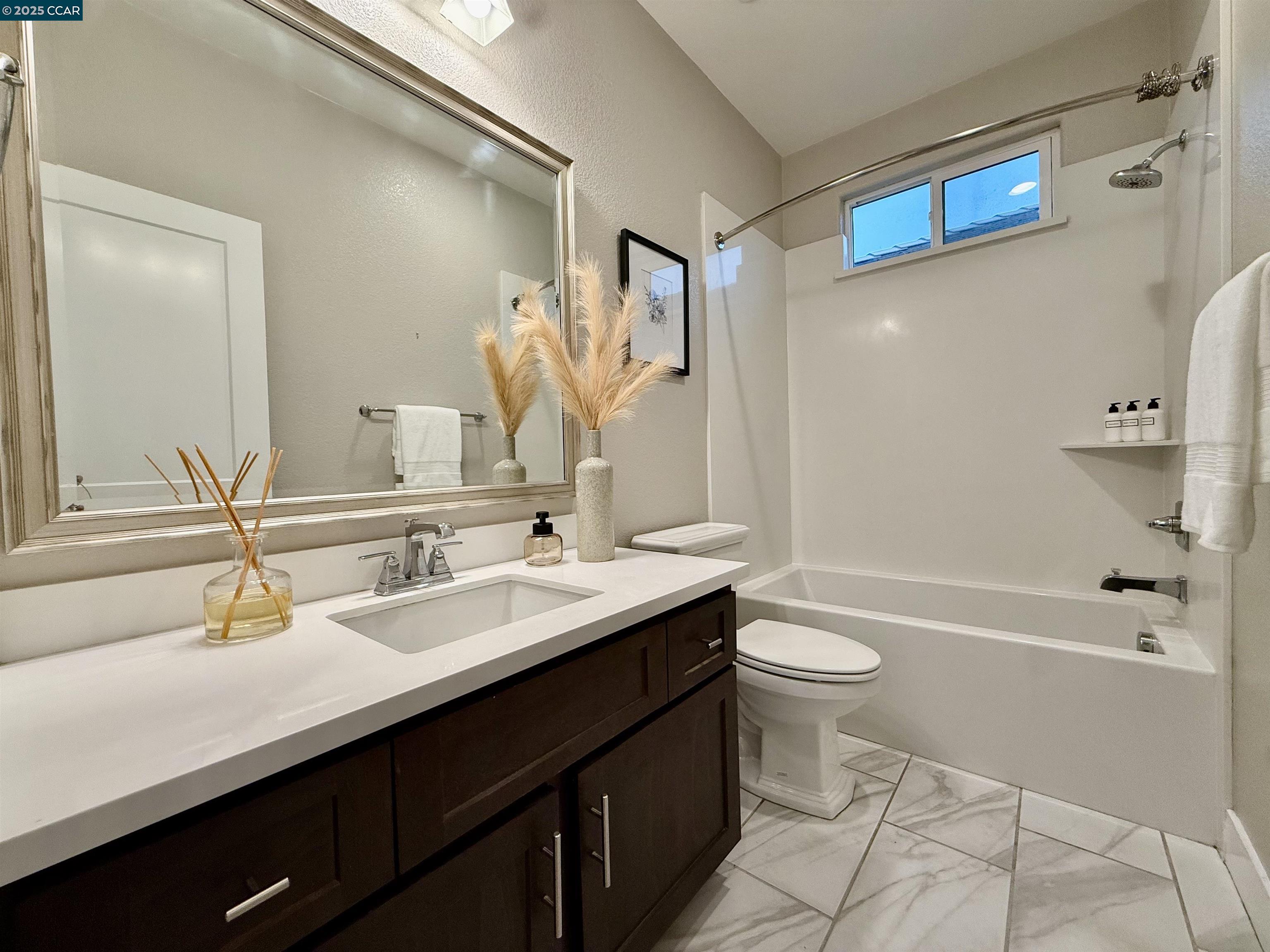 Detail Gallery Image 36 of 44 For 2209 Sunny Island Ct, Modesto,  CA 95355 - 3 Beds | 3 Baths