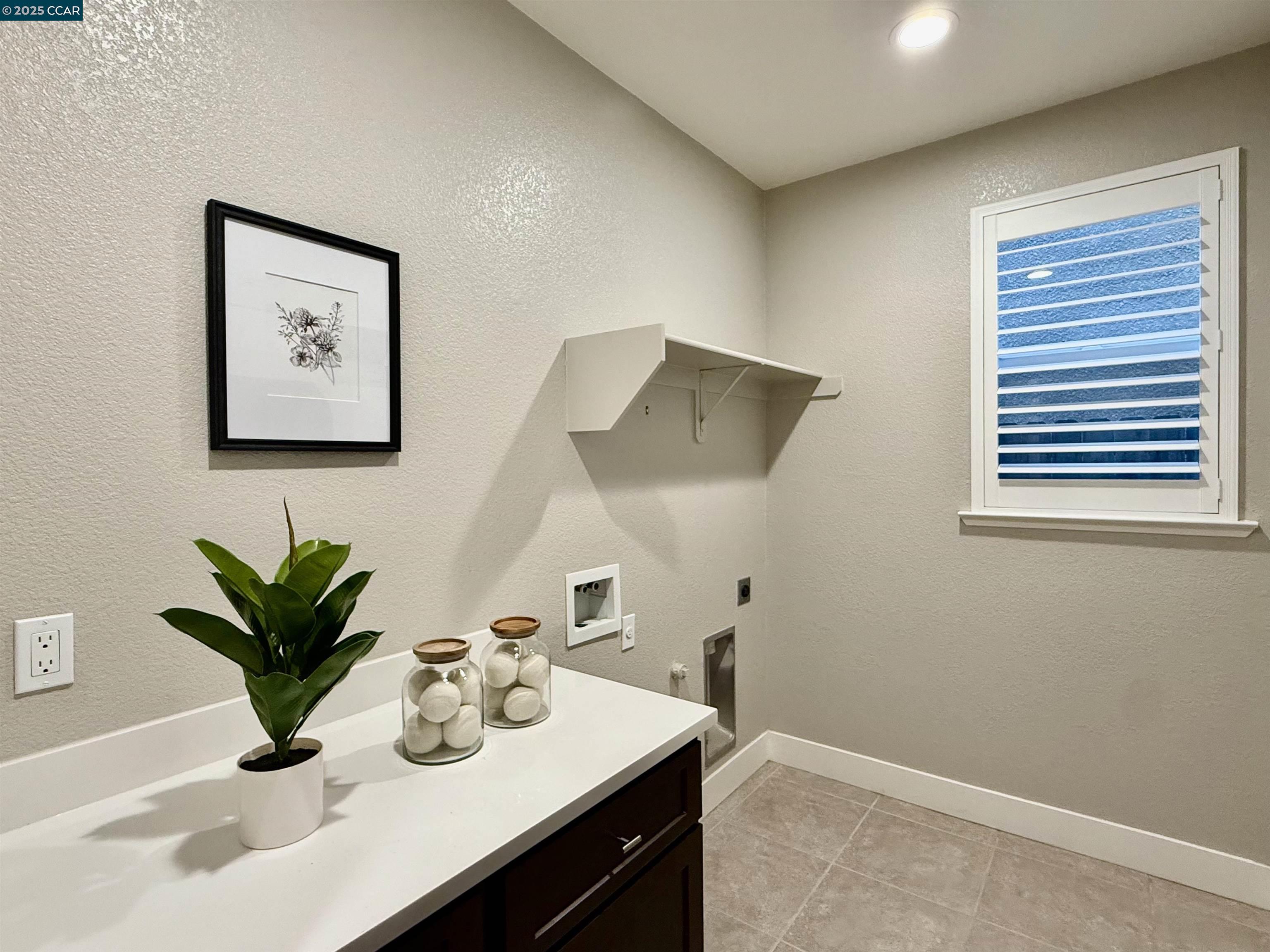 Detail Gallery Image 38 of 44 For 2209 Sunny Island Ct, Modesto,  CA 95355 - 3 Beds | 3 Baths