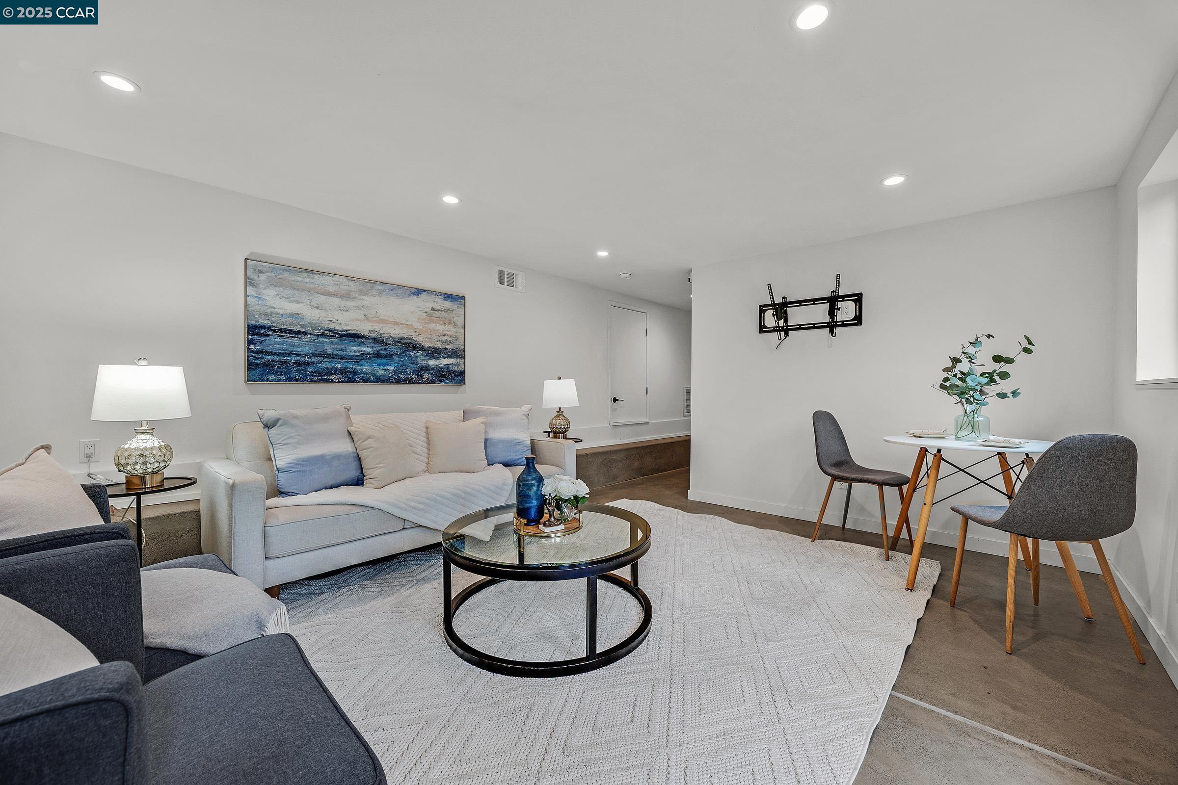 Detail Gallery Image 22 of 41 For 971 W Green St, Martinez,  CA 94553 - 4 Beds | 2 Baths