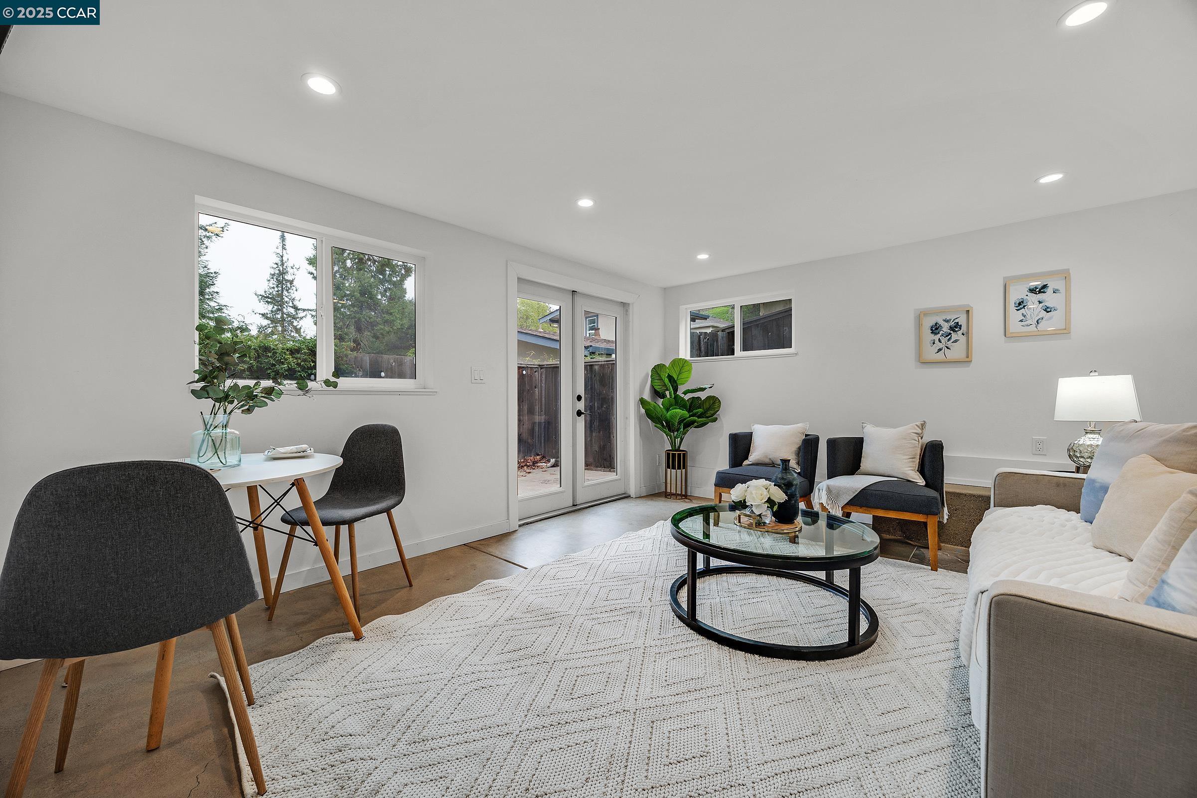 Detail Gallery Image 23 of 41 For 971 W Green St, Martinez,  CA 94553 - 4 Beds | 2 Baths