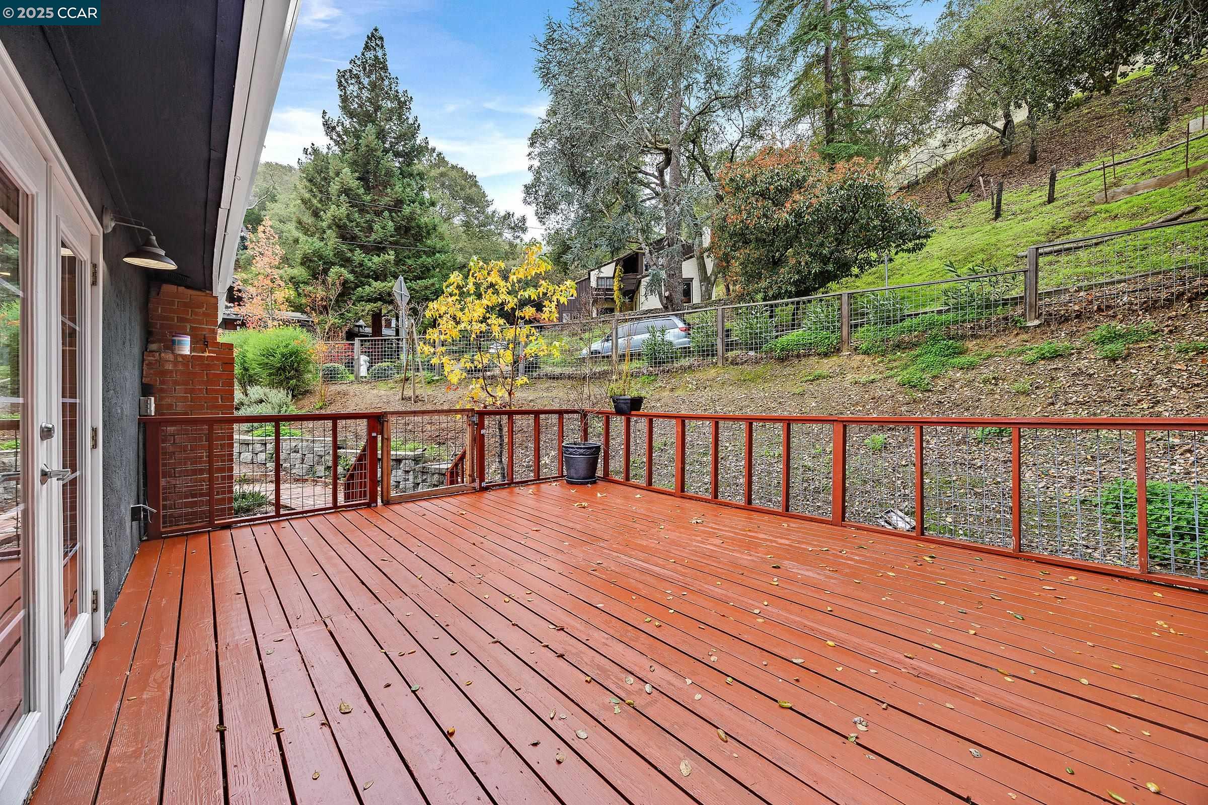 Detail Gallery Image 32 of 41 For 971 W Green St, Martinez,  CA 94553 - 4 Beds | 2 Baths