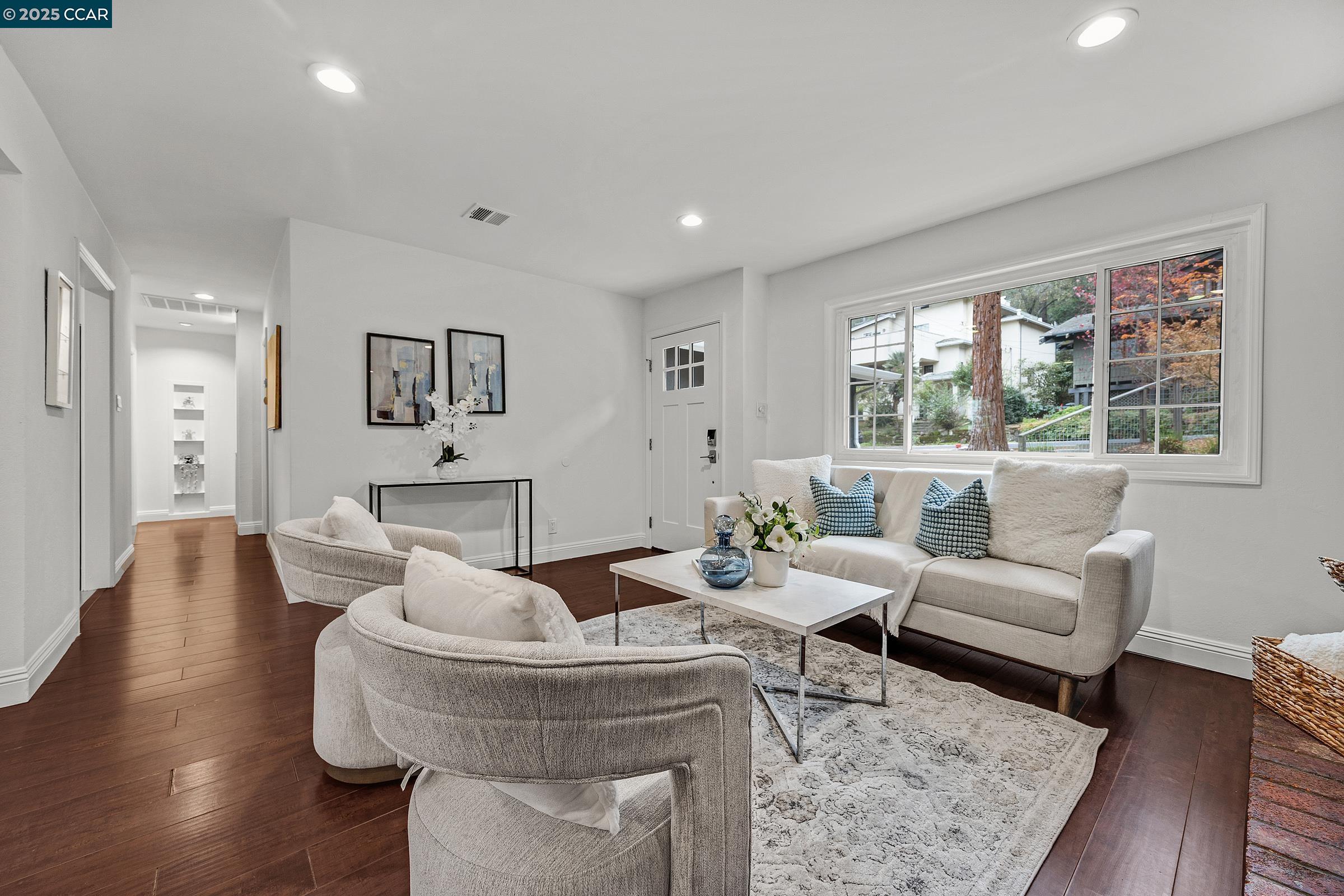 Detail Gallery Image 6 of 41 For 971 W Green St, Martinez,  CA 94553 - 4 Beds | 2 Baths