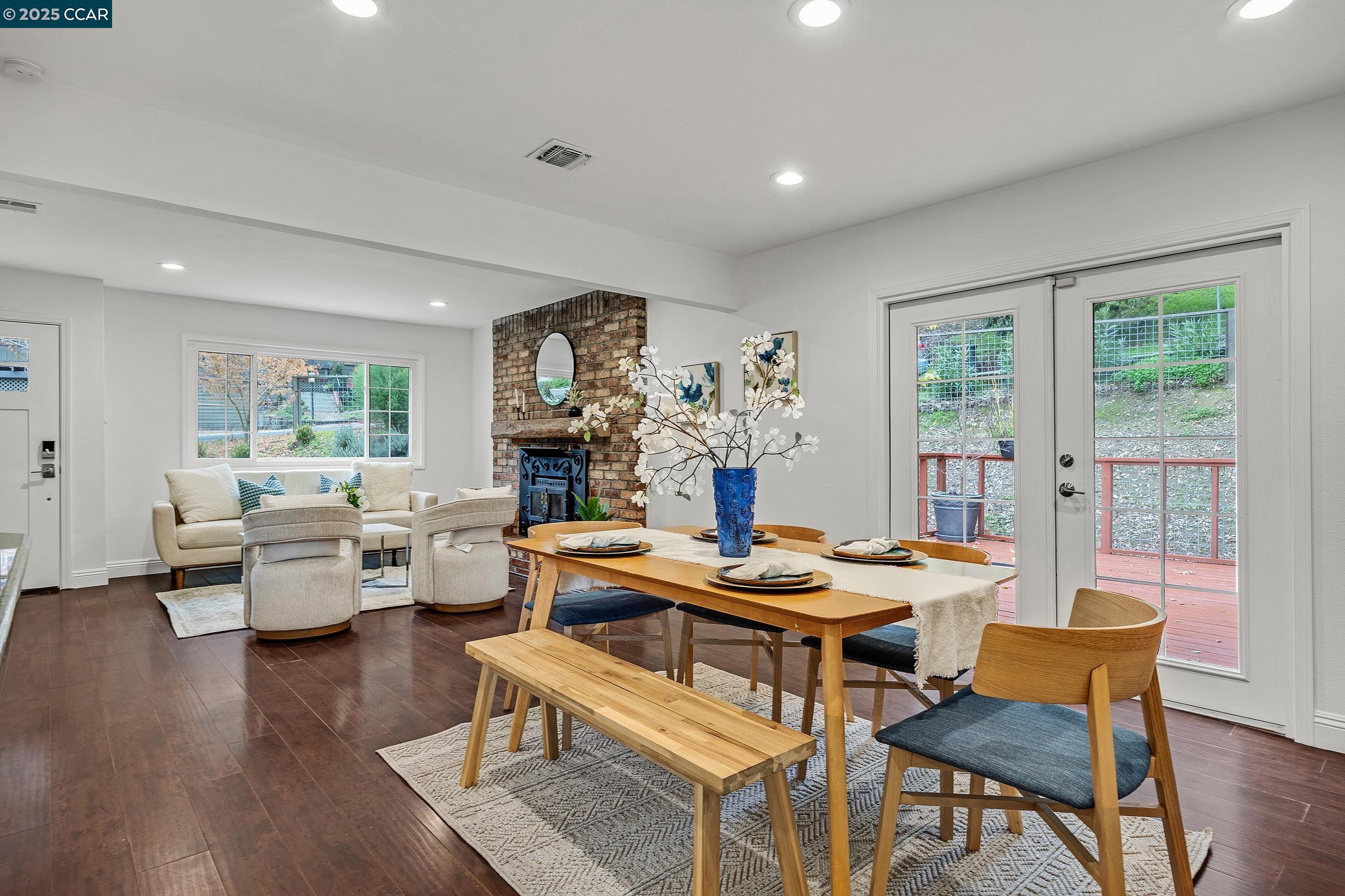 Detail Gallery Image 9 of 41 For 971 W Green St, Martinez,  CA 94553 - 4 Beds | 2 Baths