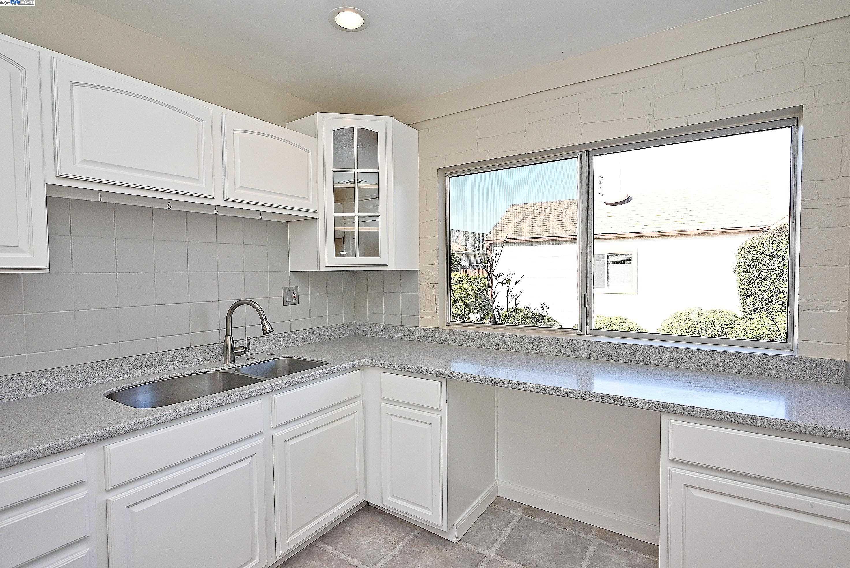 Detail Gallery Image 11 of 30 For 314 Sparling Dr, Hayward,  CA 94544 - 3 Beds | 1 Baths