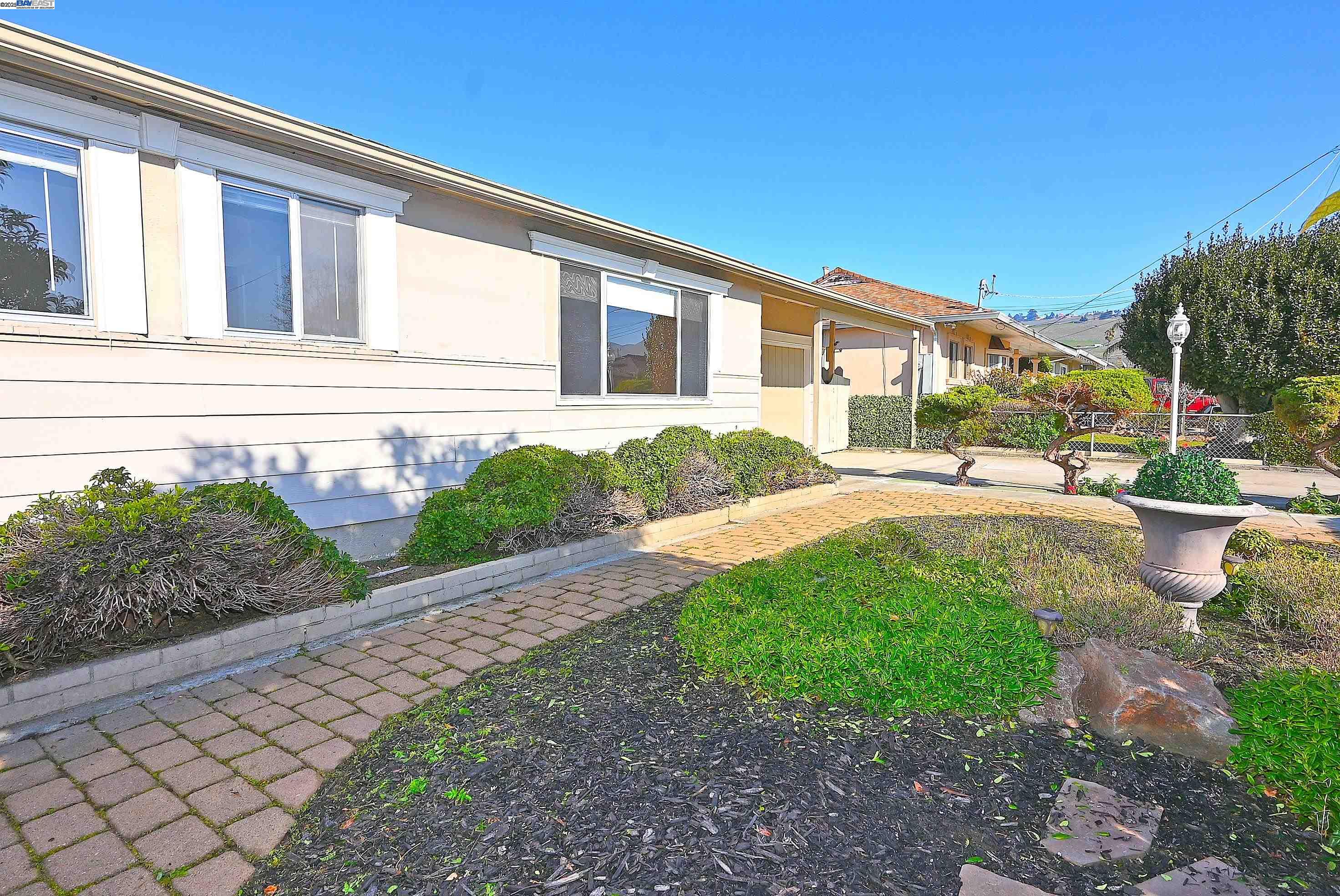 Detail Gallery Image 3 of 30 For 314 Sparling Dr, Hayward,  CA 94544 - 3 Beds | 1 Baths