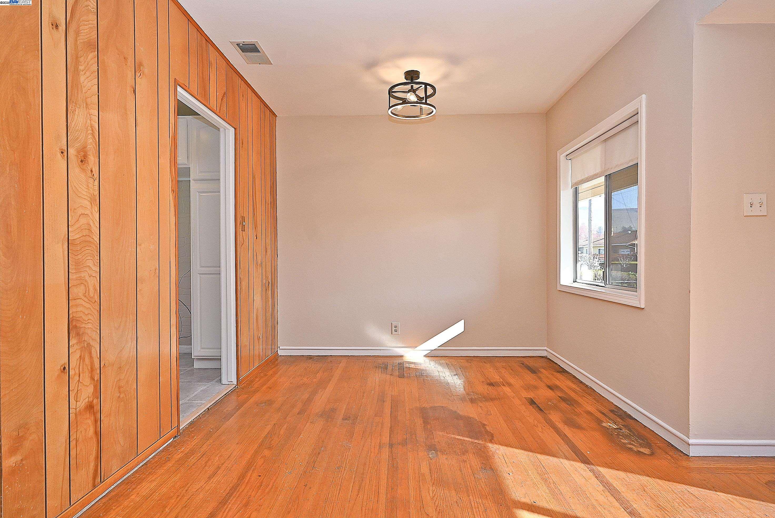 Detail Gallery Image 6 of 30 For 314 Sparling Dr, Hayward,  CA 94544 - 3 Beds | 1 Baths