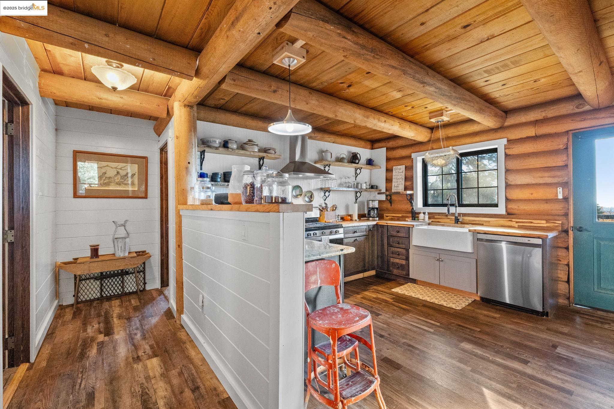 Detail Gallery Image 12 of 55 For 16144 Big Hill Road, Sonora,  CA 95370 - 2 Beds | 2 Baths