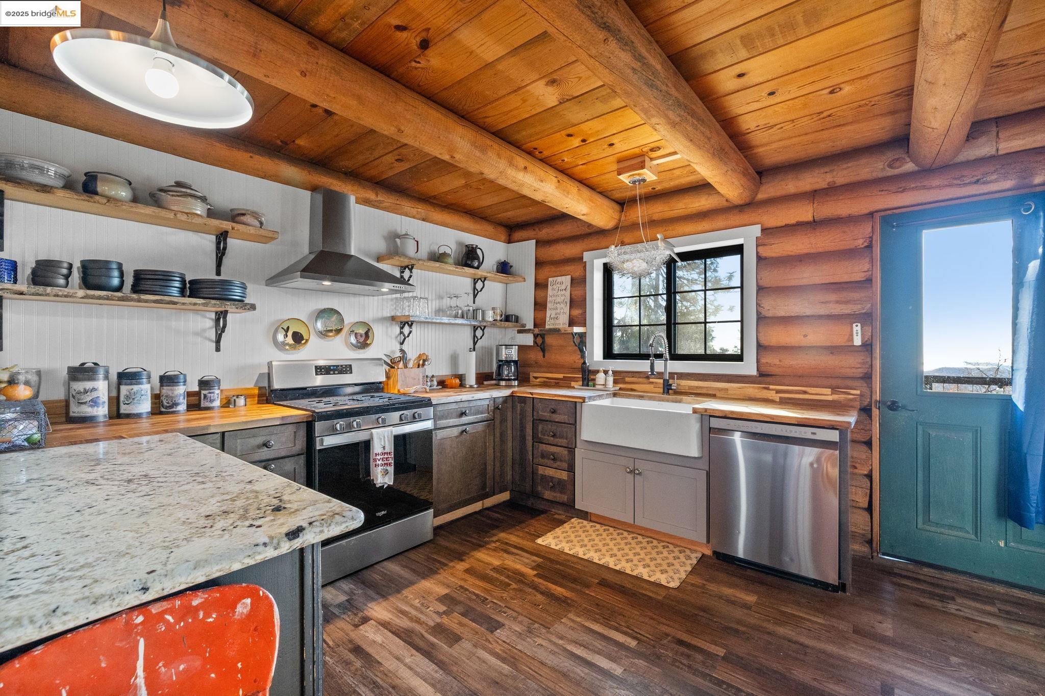 Detail Gallery Image 13 of 55 For 16144 Big Hill Road, Sonora,  CA 95370 - 2 Beds | 2 Baths