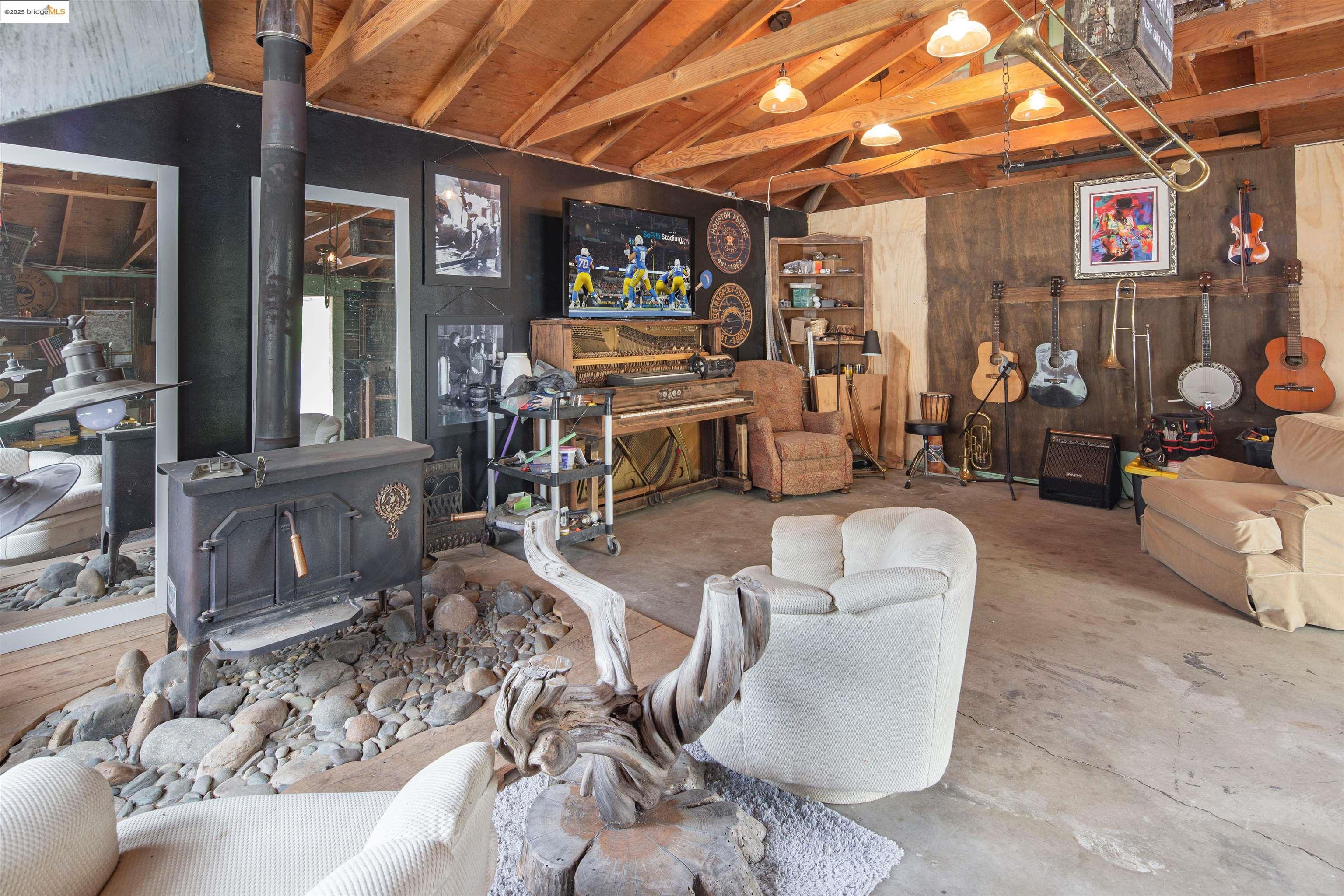 Detail Gallery Image 35 of 42 For 12874 Green Valley Cir, Groveland,  CA 95321 - 3 Beds | 2 Baths