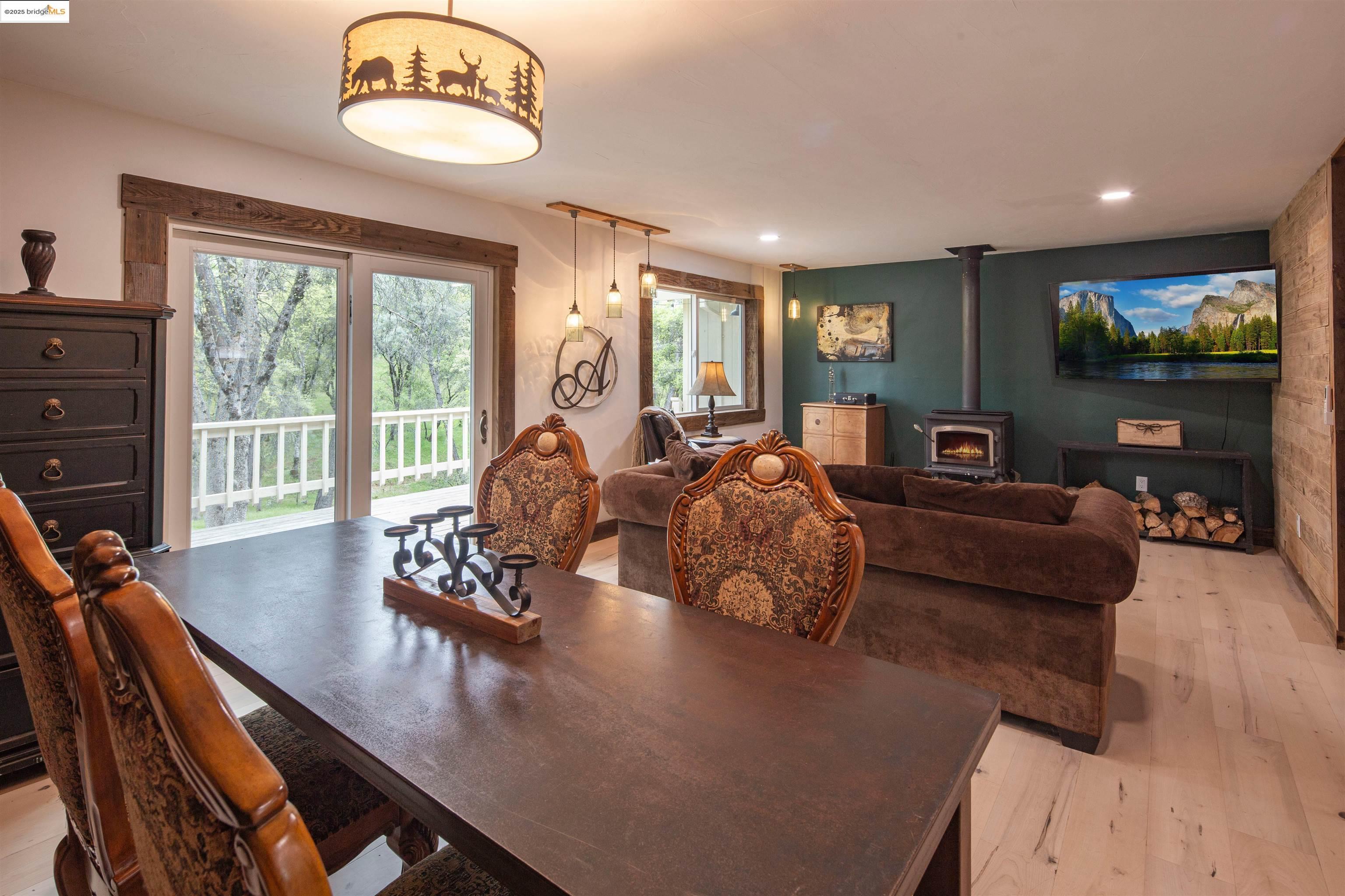 Detail Gallery Image 10 of 42 For 12874 Green Valley Cir, Groveland,  CA 95321 - 3 Beds | 2 Baths