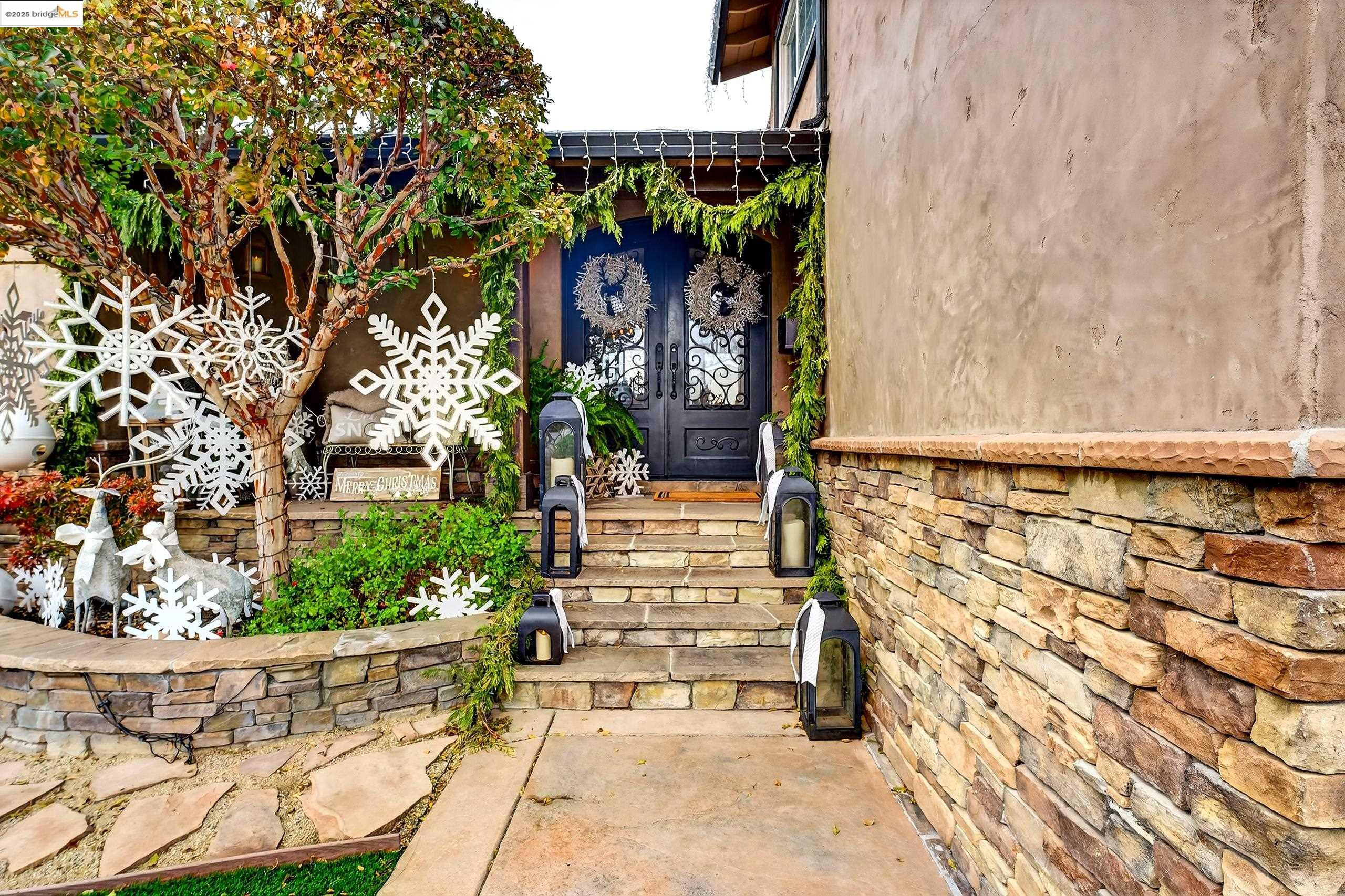 Detail Gallery Image 4 of 46 For 4925 New Ramsey Ct, San Jose,  CA 95136 - 4 Beds | 2/1 Baths