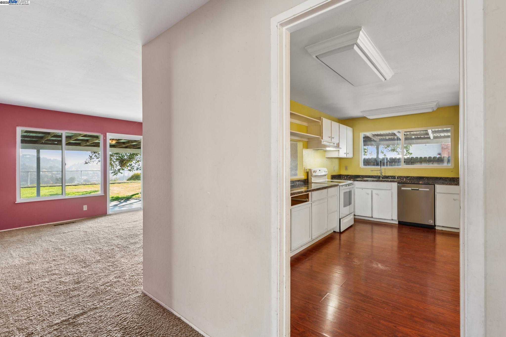 Detail Gallery Image 5 of 58 For 1273 Mcdonald Dr, Pinole,  CA 94564 - 3 Beds | 2 Baths