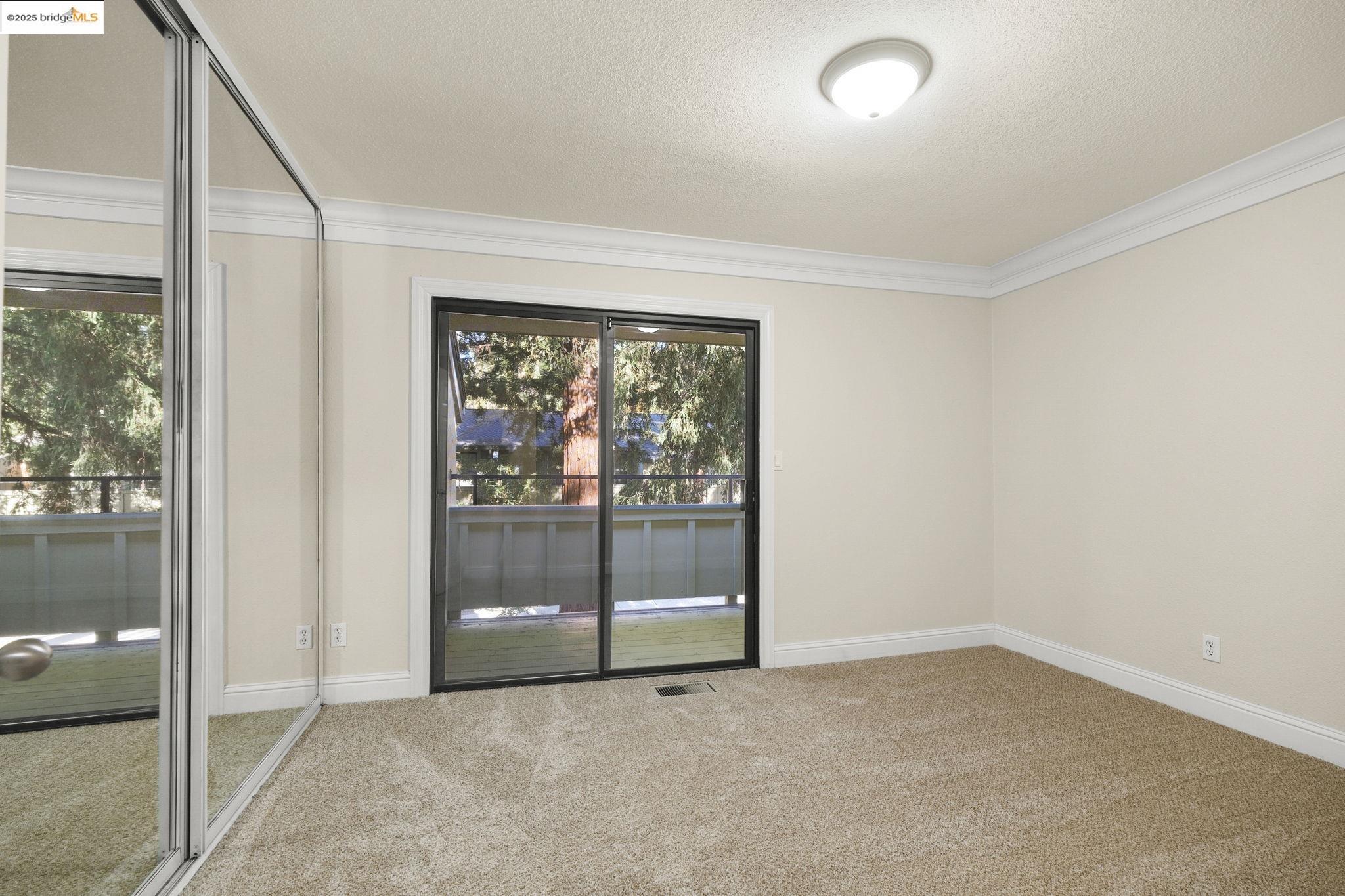 Detail Gallery Image 17 of 28 For 2141 Northwood Cir #B,  Concord,  CA 94520 - 2 Beds | 2/1 Baths