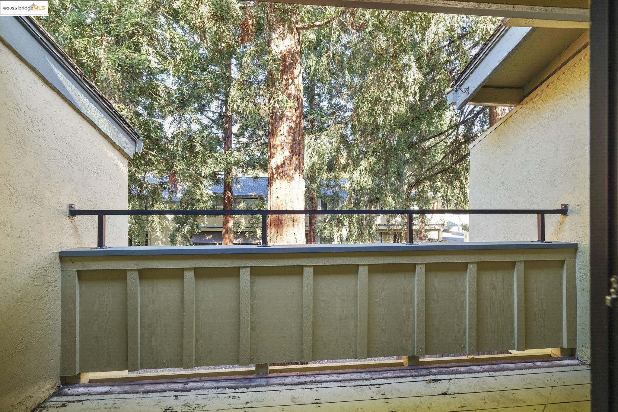 Detail Gallery Image 19 of 28 For 2141 Northwood Cir #B,  Concord,  CA 94520 - 2 Beds | 2/1 Baths