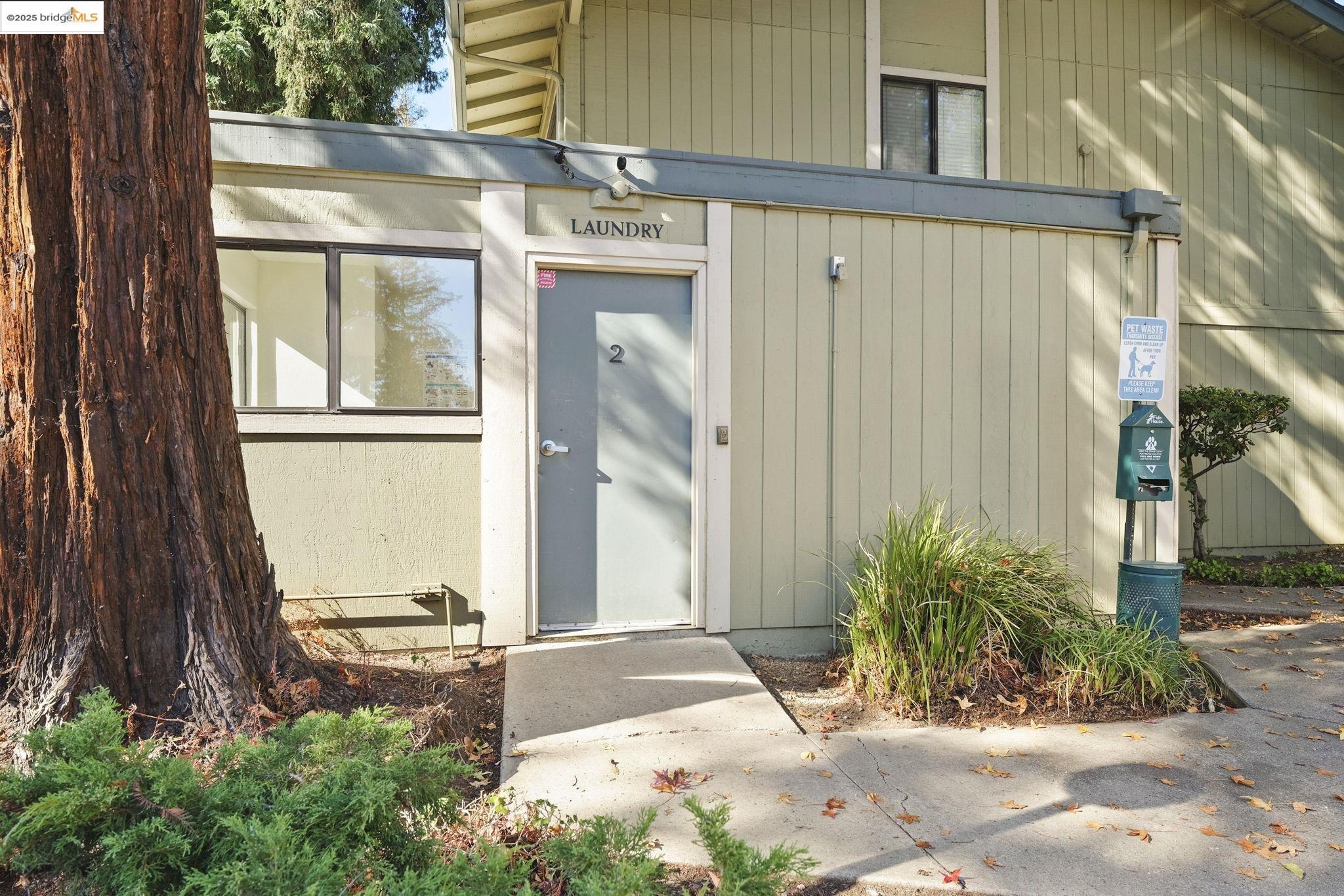 Detail Gallery Image 27 of 28 For 2141 Northwood Cir #B,  Concord,  CA 94520 - 2 Beds | 2/1 Baths