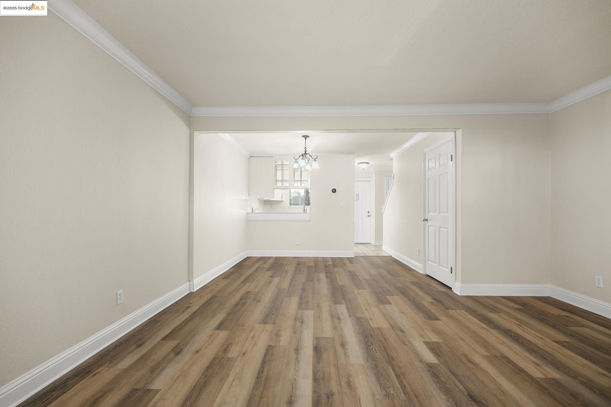 Detail Gallery Image 7 of 28 For 2141 Northwood Cir #B,  Concord,  CA 94520 - 2 Beds | 2/1 Baths