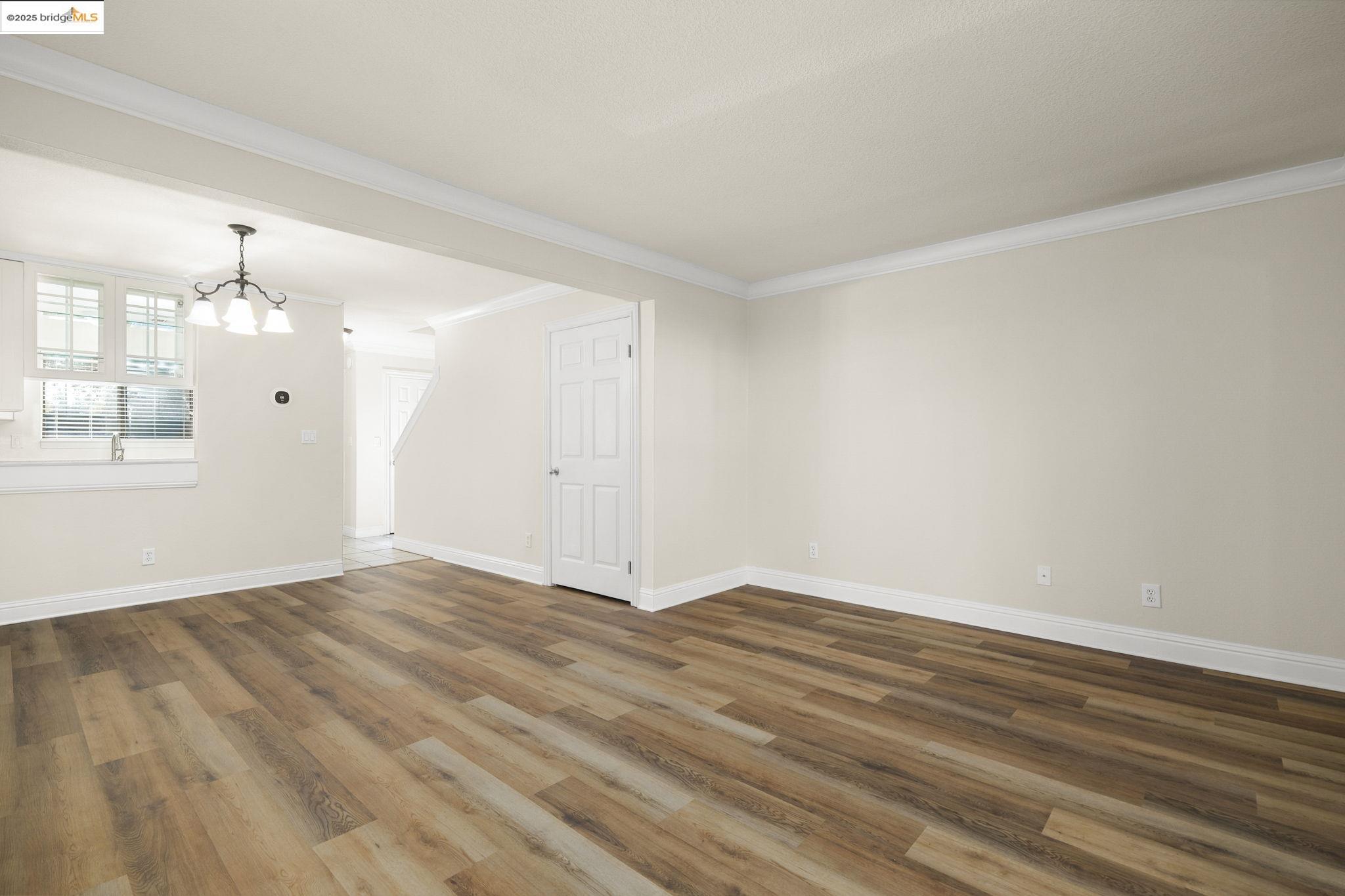 Detail Gallery Image 8 of 28 For 2141 Northwood Cir #B,  Concord,  CA 94520 - 2 Beds | 2/1 Baths