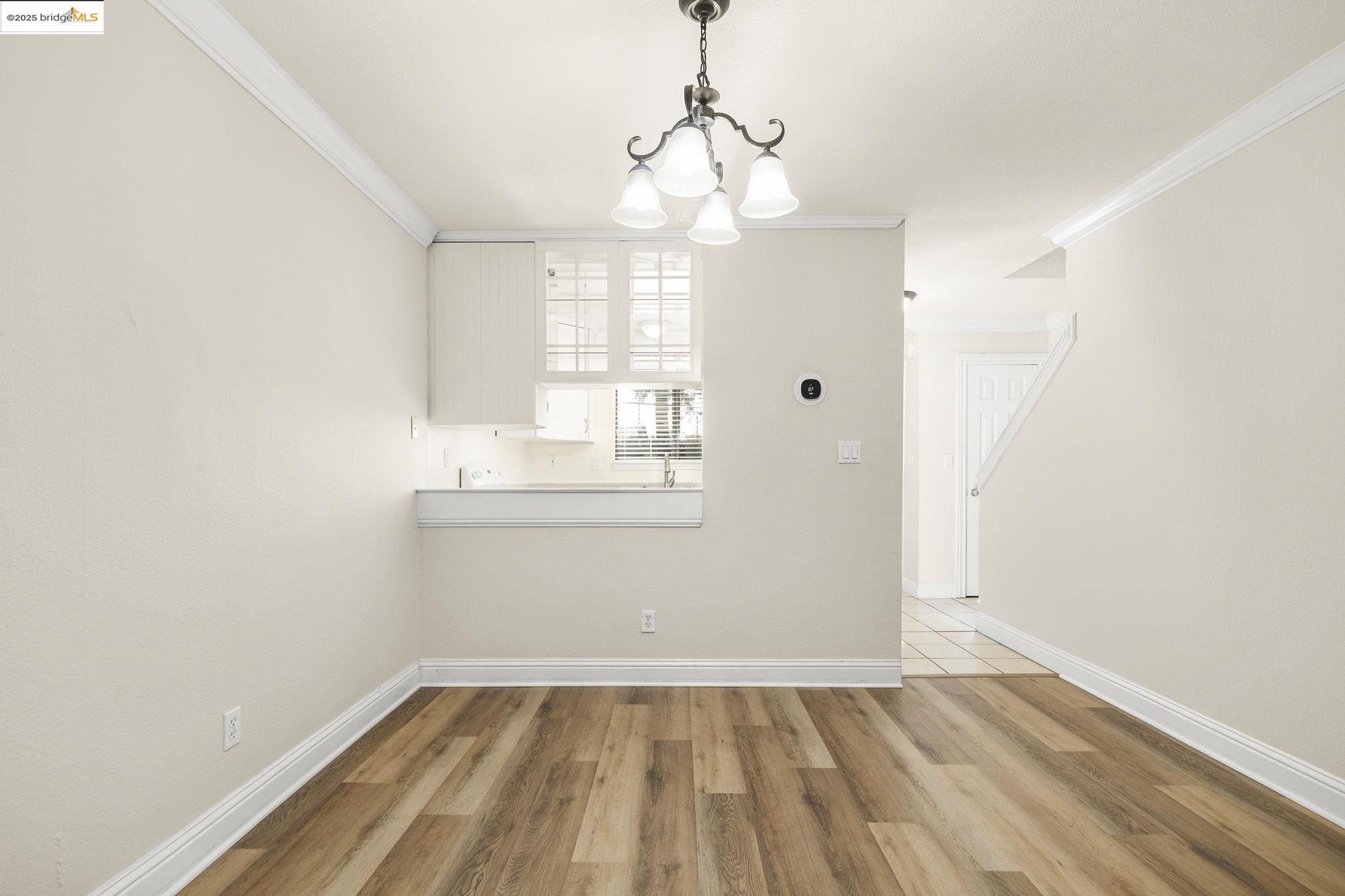 Detail Gallery Image 10 of 28 For 2141 Northwood Cir #B,  Concord,  CA 94520 - 2 Beds | 2/1 Baths