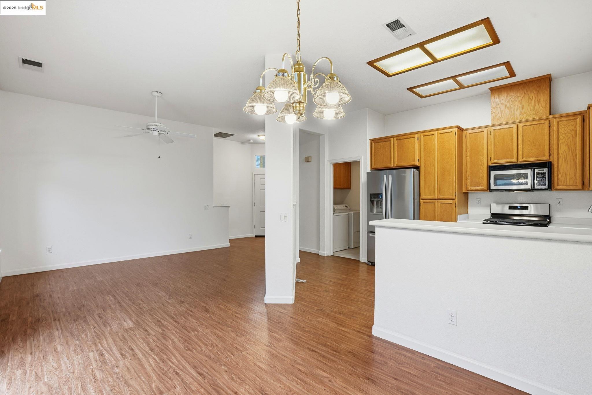 Detail Gallery Image 10 of 37 For 385 Ruby Terrace, Brentwood,  CA 94513 - 2 Beds | 2 Baths