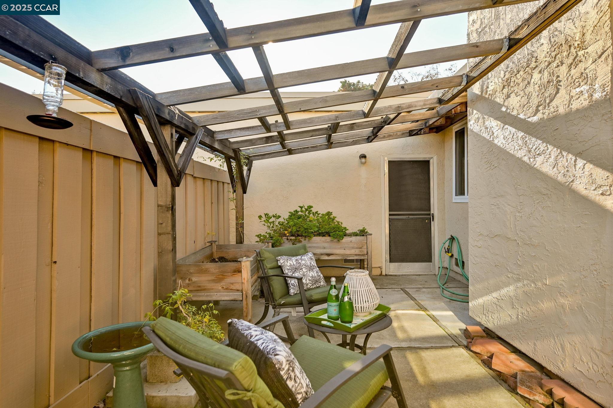 Detail Gallery Image 13 of 27 For 20 Clark Creek Cir, Clayton,  CA 94517 - 3 Beds | 2 Baths