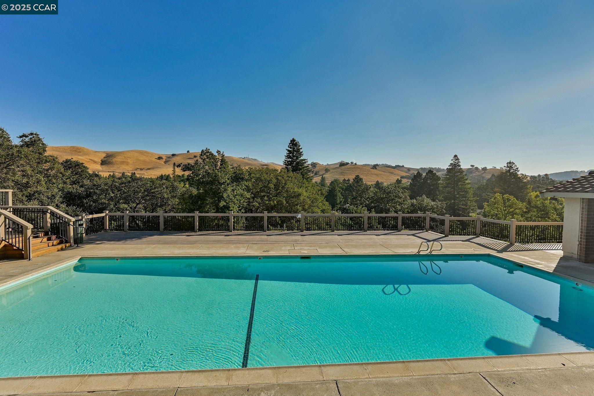 Detail Gallery Image 20 of 27 For 20 Clark Creek Cir, Clayton,  CA 94517 - 3 Beds | 2 Baths